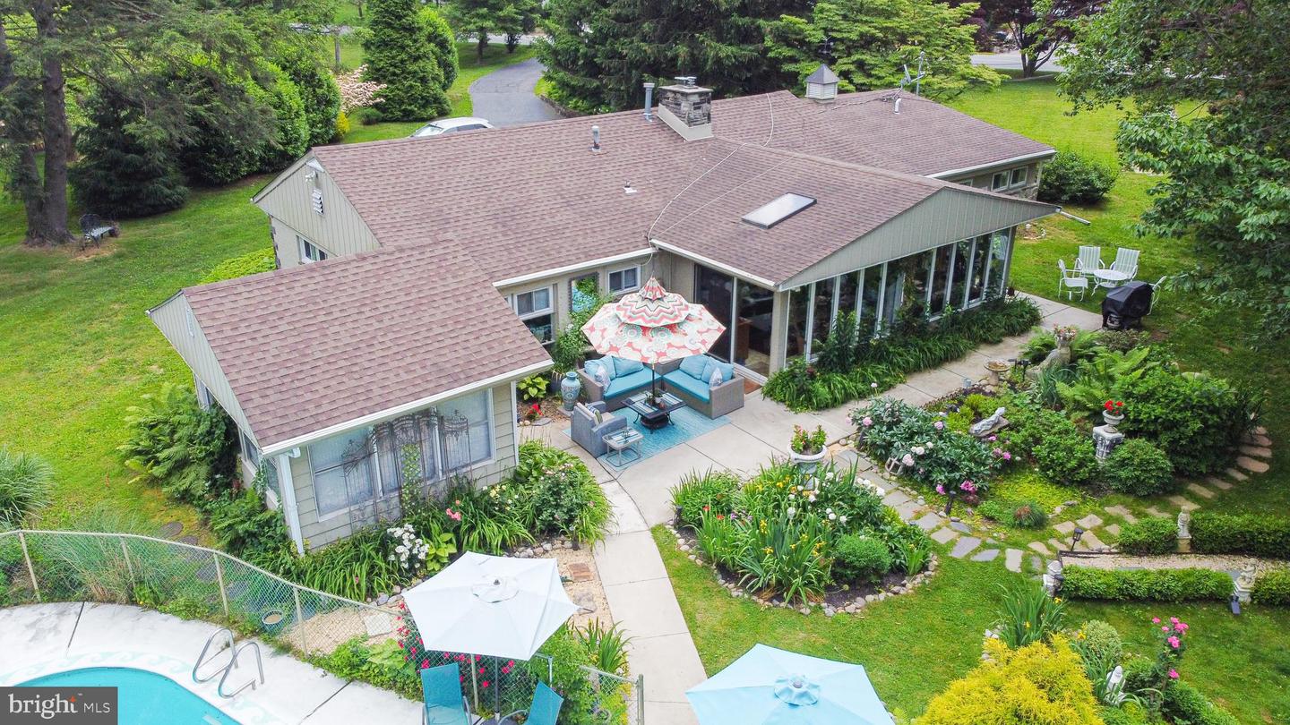 203 W Rose Tree Rd