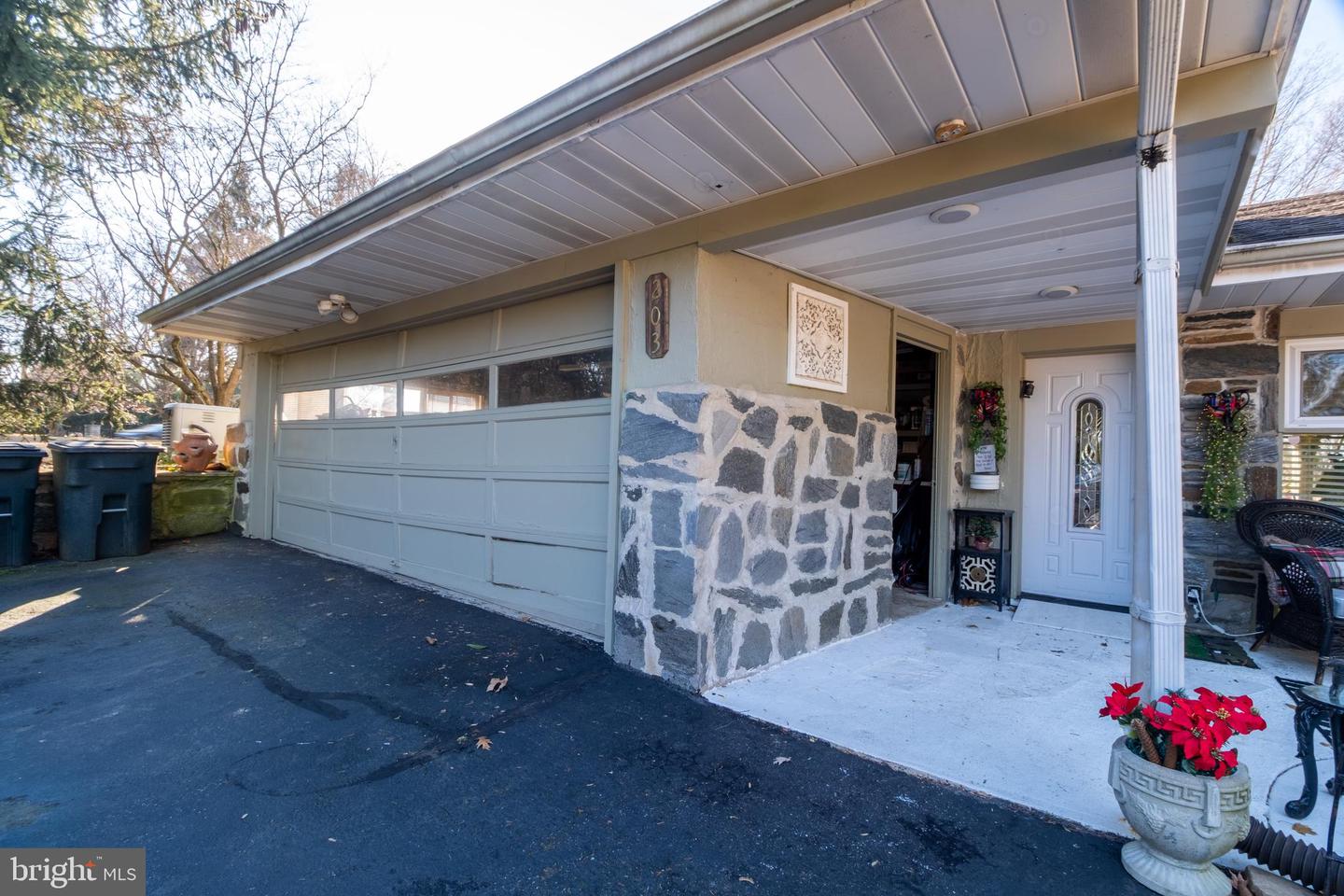 203 W Rose Tree Rd