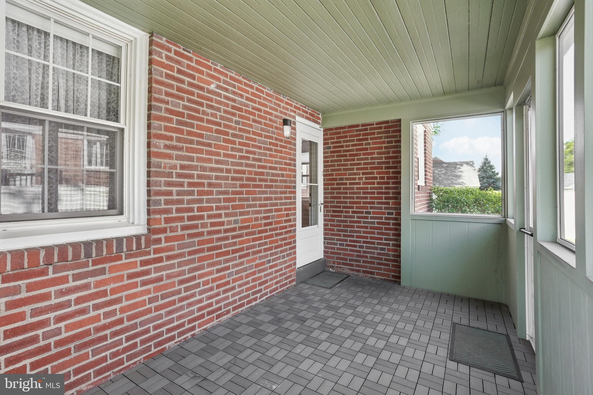 522 W Springfield Rd