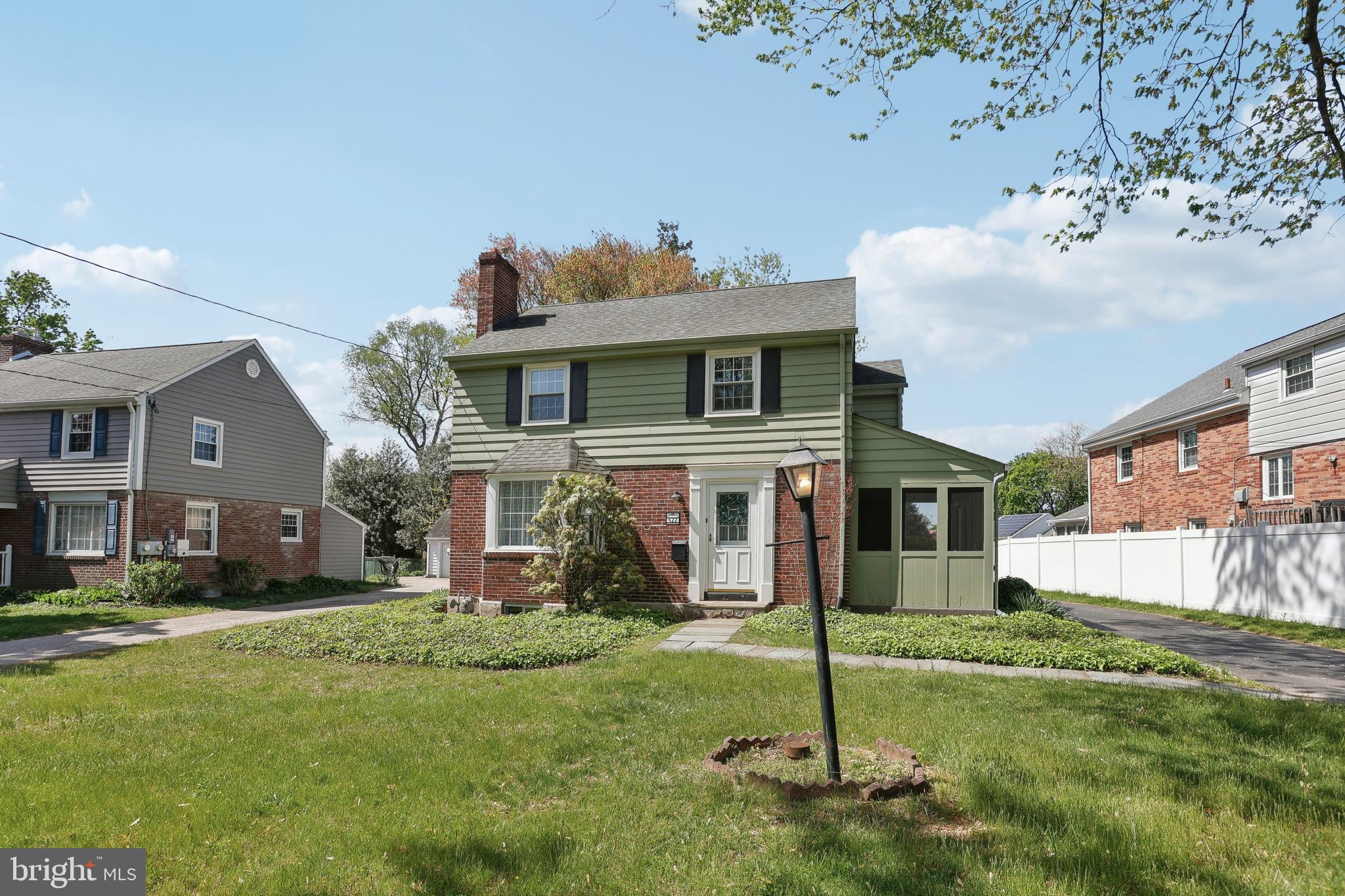 522 W Springfield Rd