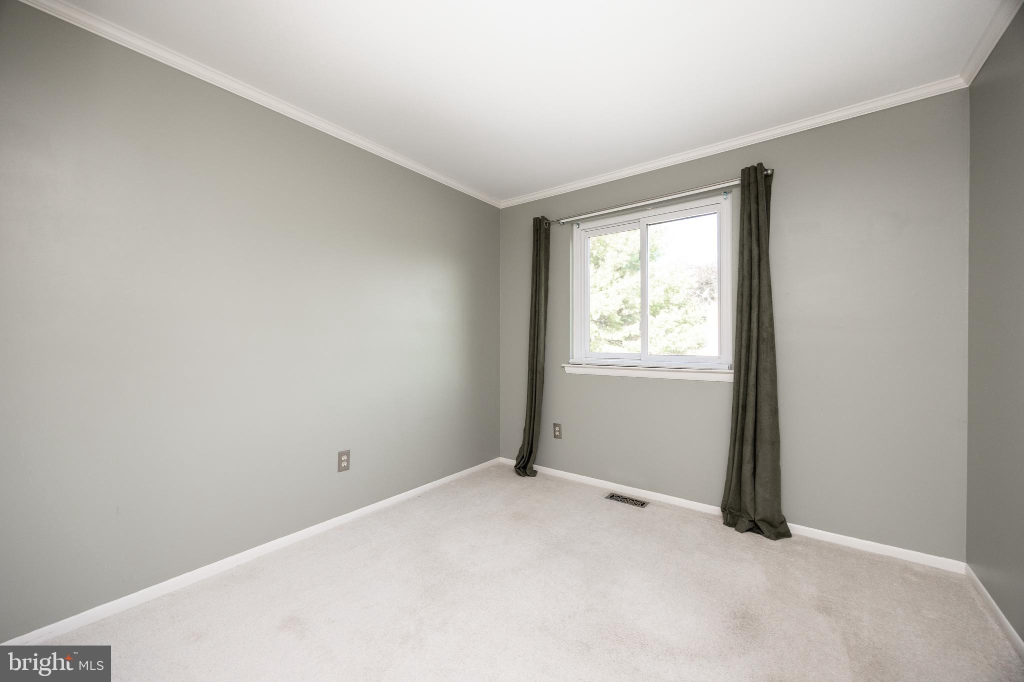 142 LARCHWOOD COURT
