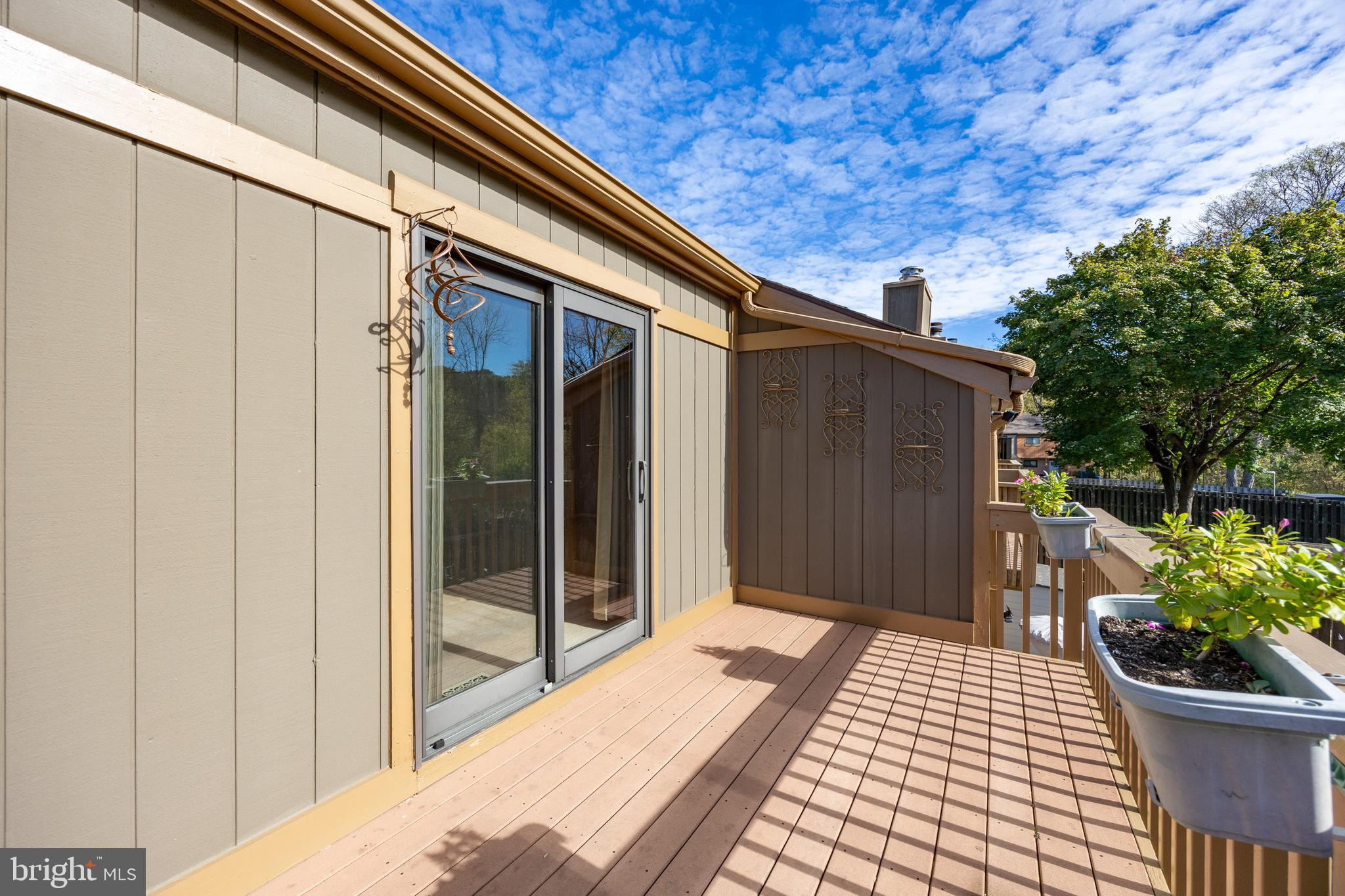 142 LARCHWOOD COURT