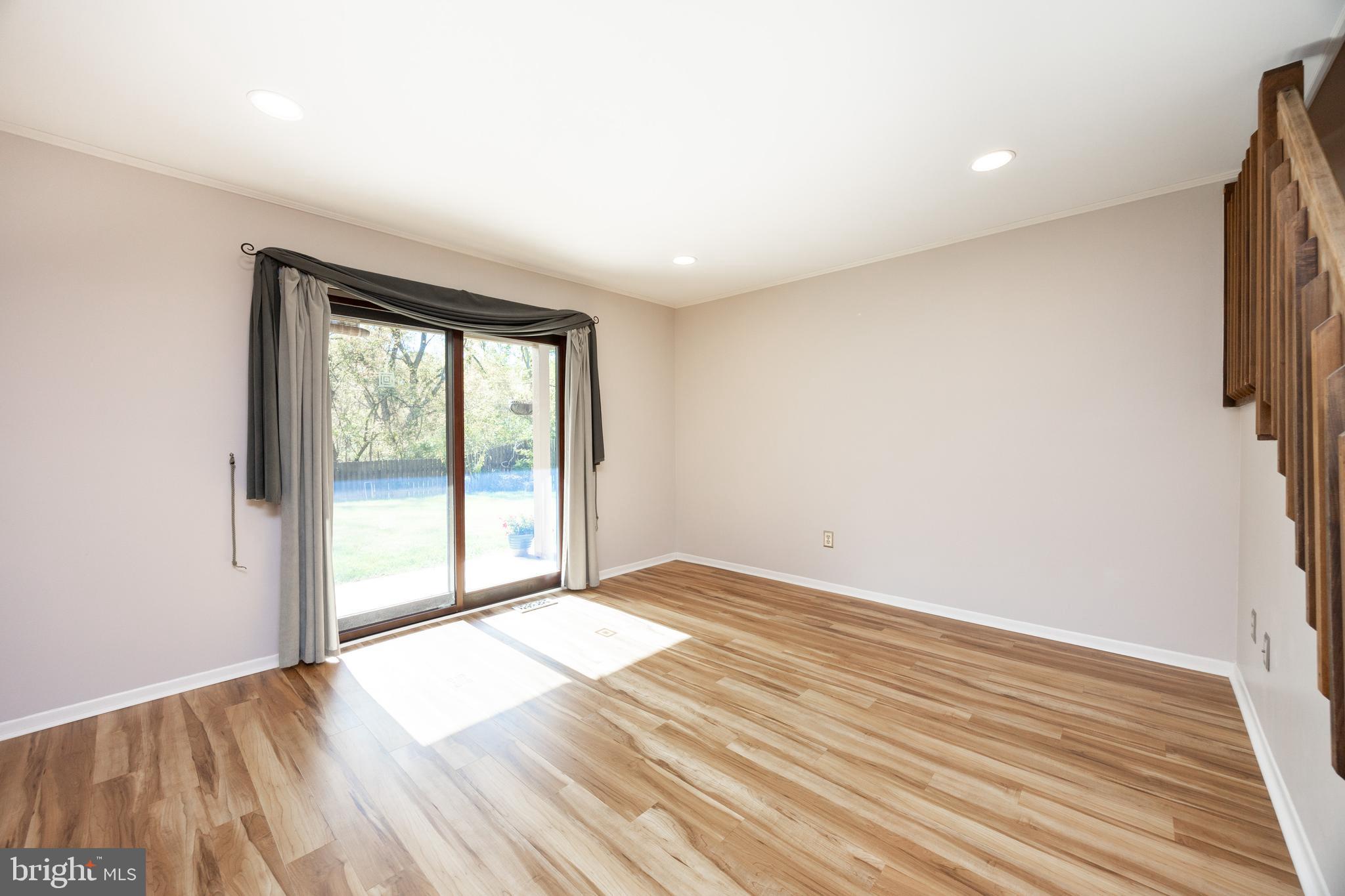 142 LARCHWOOD COURT
