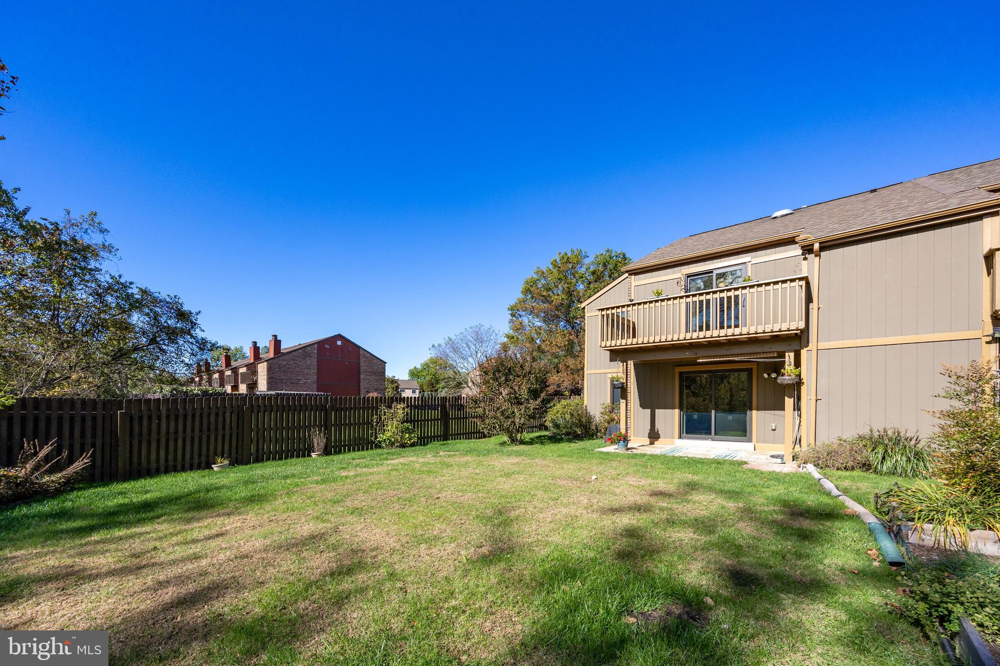 142 LARCHWOOD COURT