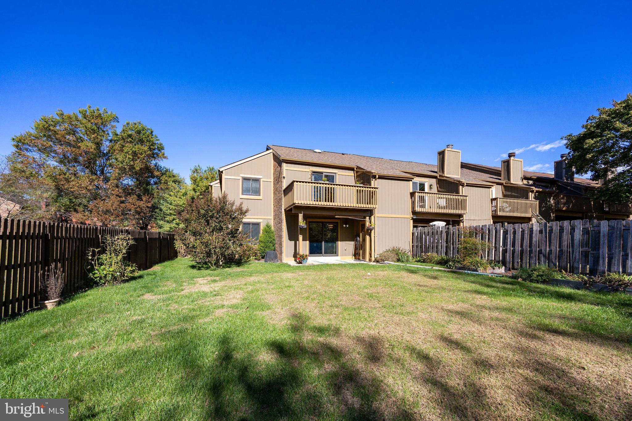 142 LARCHWOOD COURT
