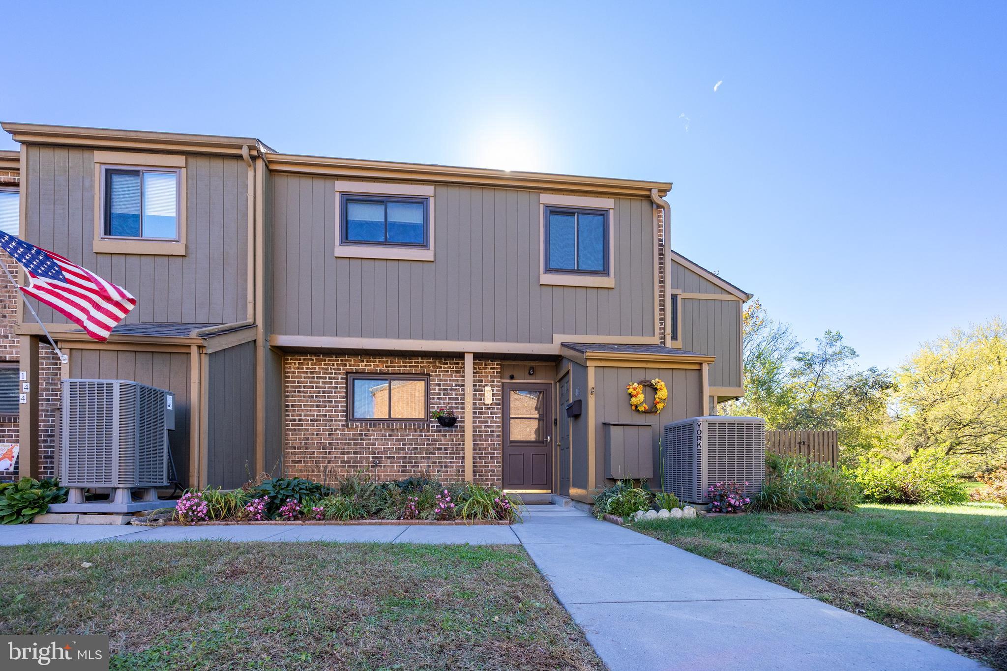 142 LARCHWOOD COURT