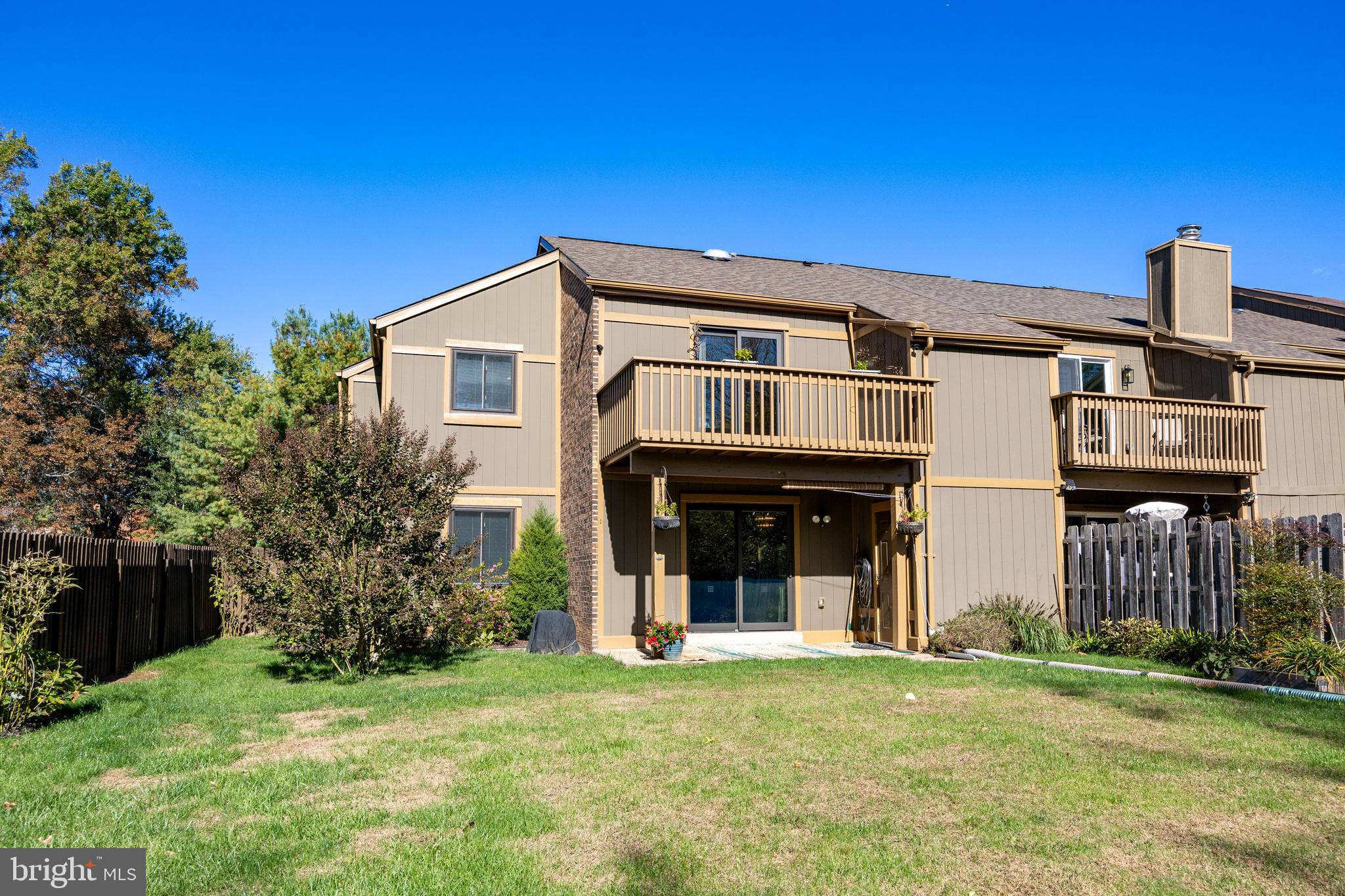142 LARCHWOOD COURT