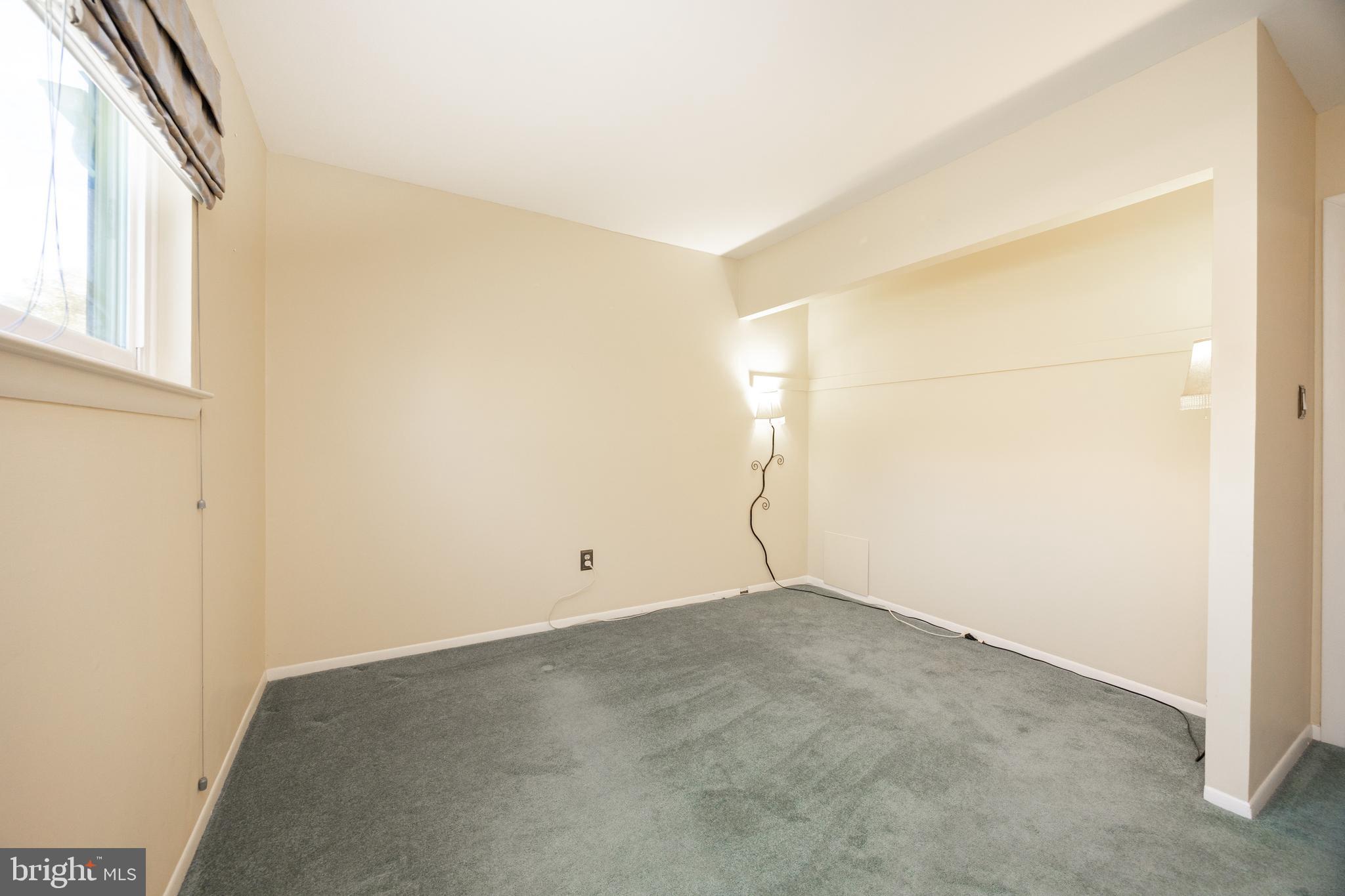 142 LARCHWOOD COURT
