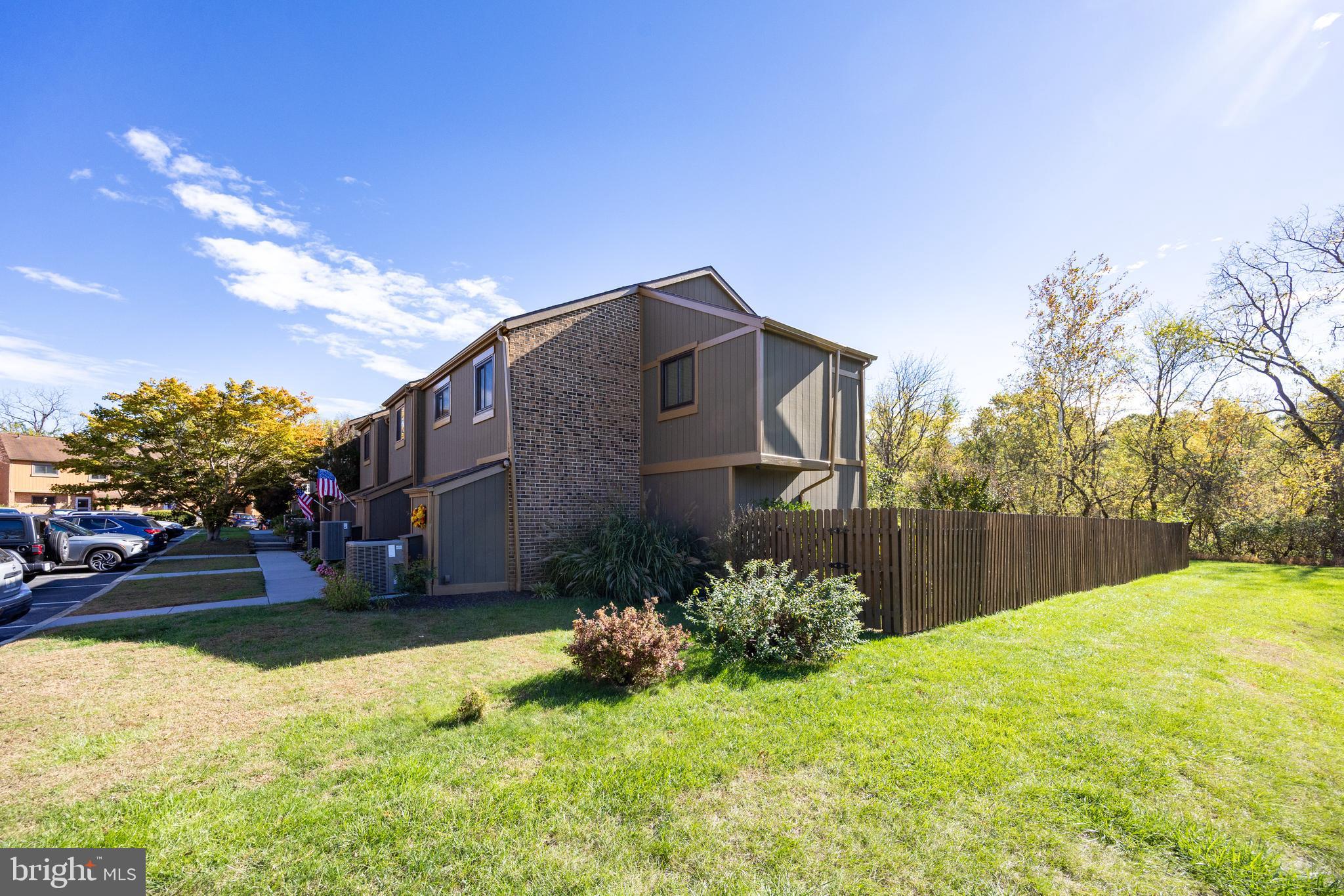 142 LARCHWOOD COURT