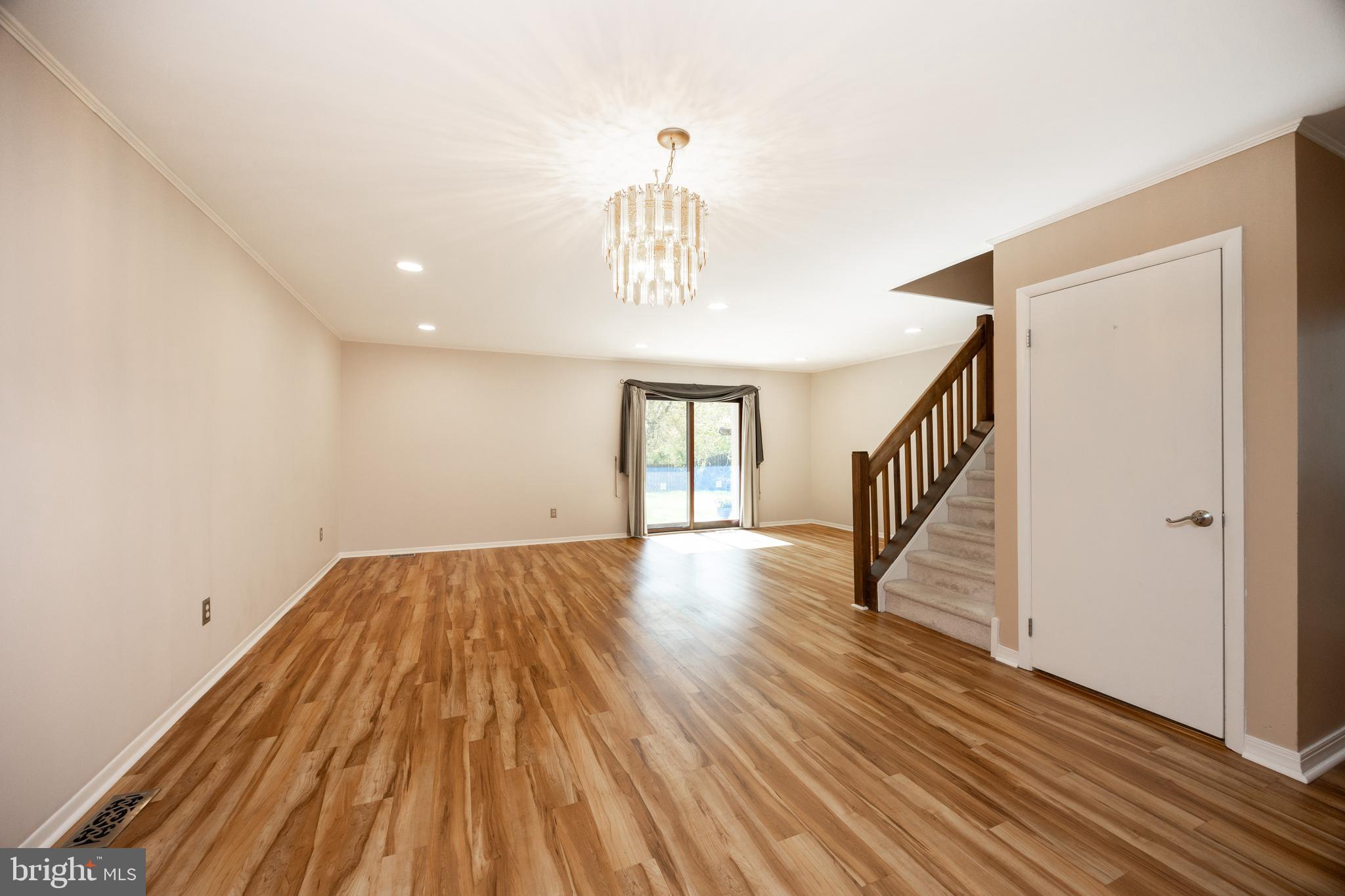 142 LARCHWOOD COURT