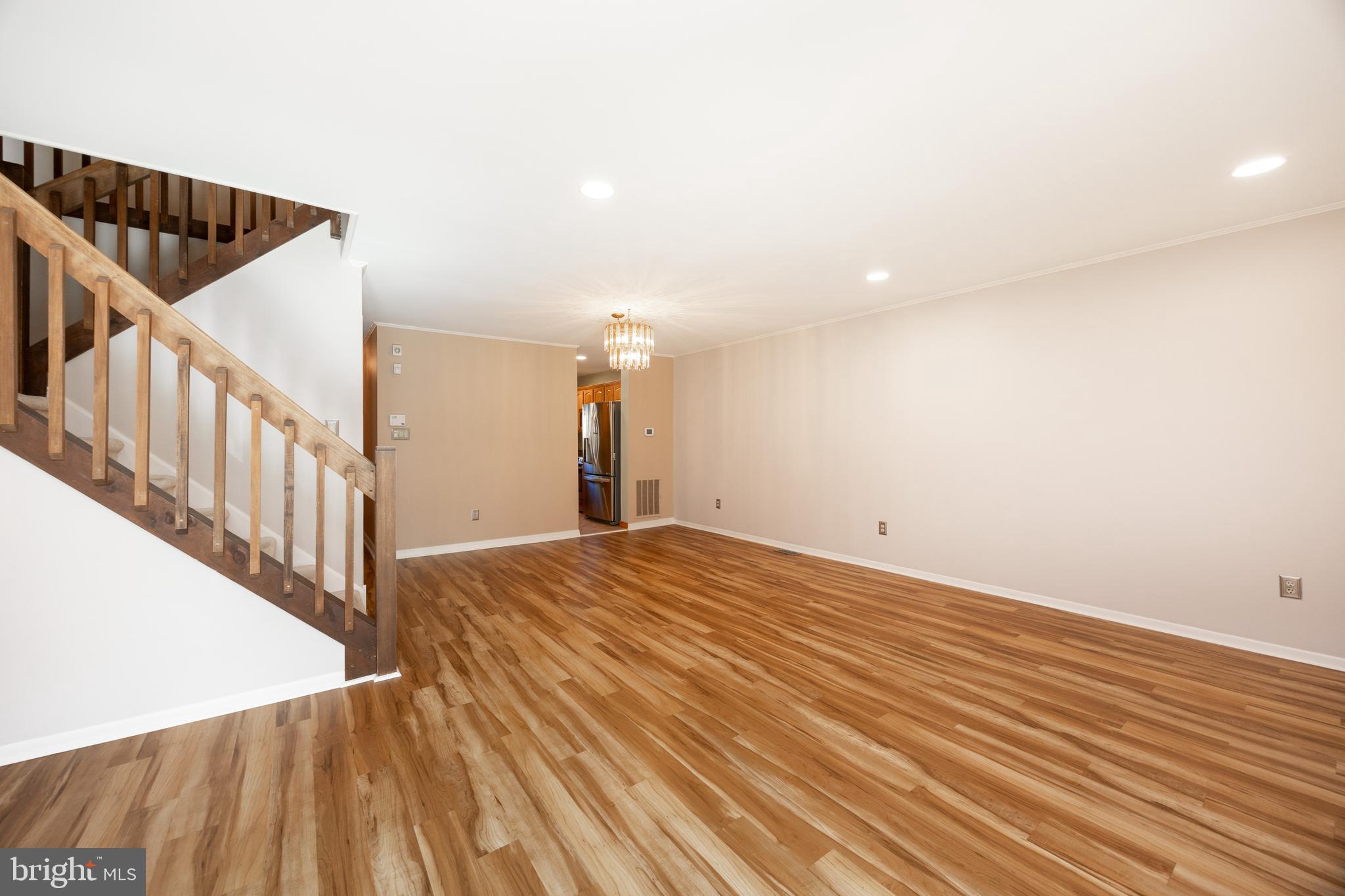 142 LARCHWOOD COURT