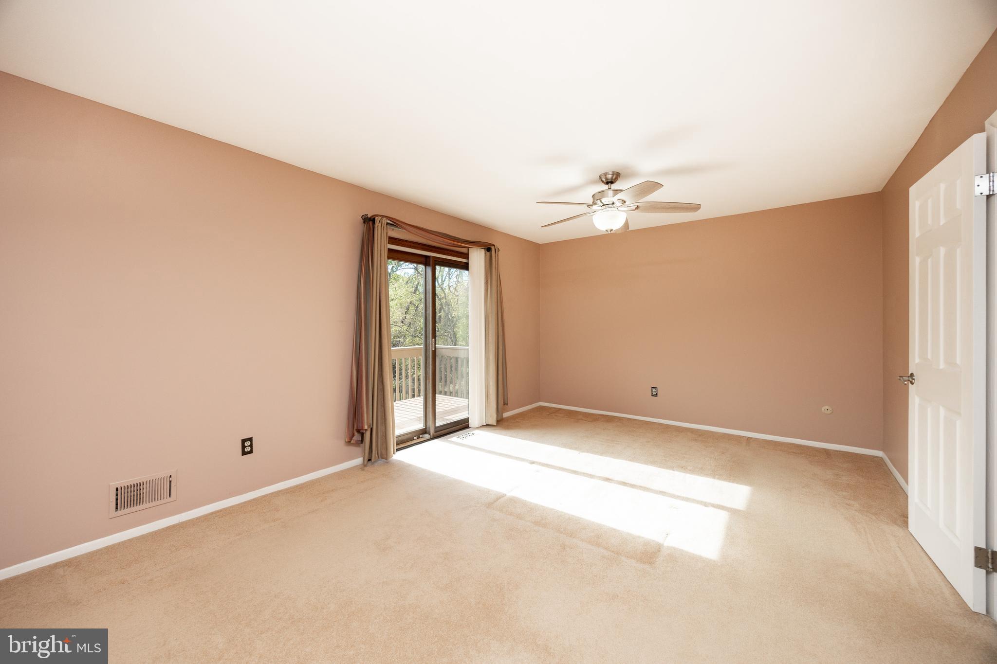 142 LARCHWOOD COURT