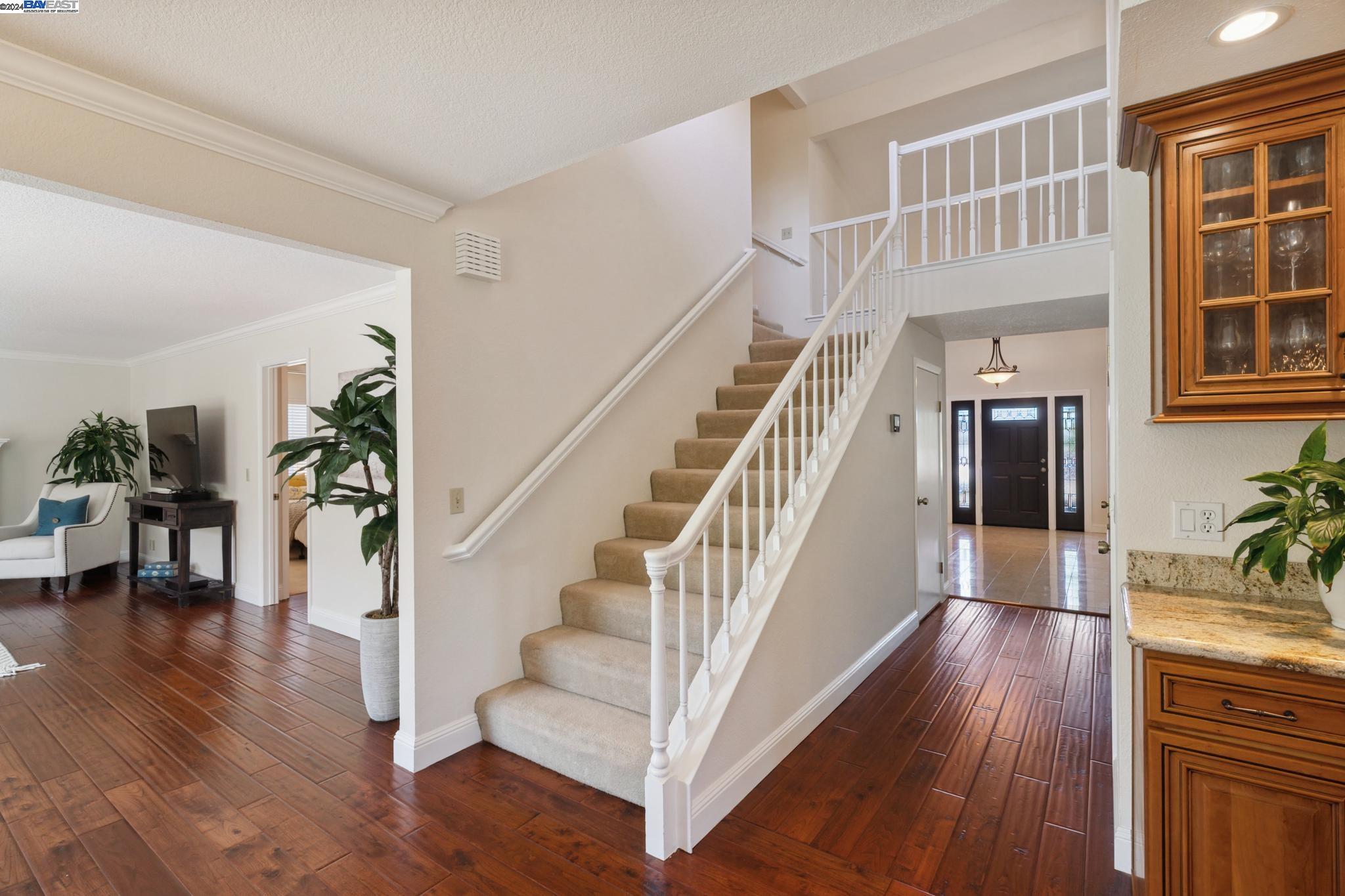 8422 Rhoda Ave