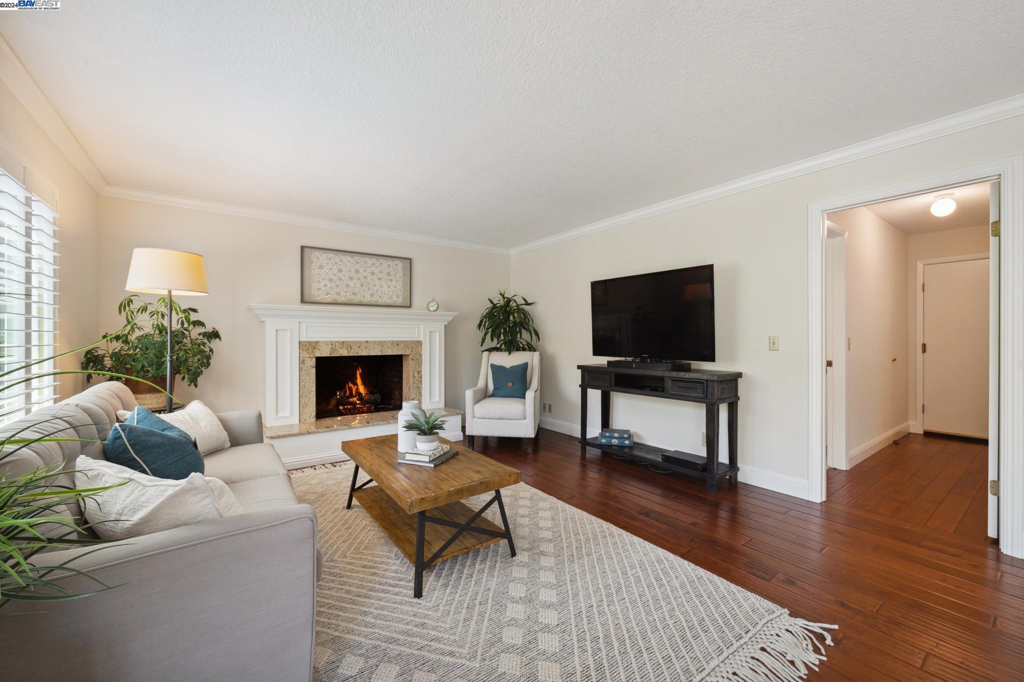 8422 Rhoda Ave