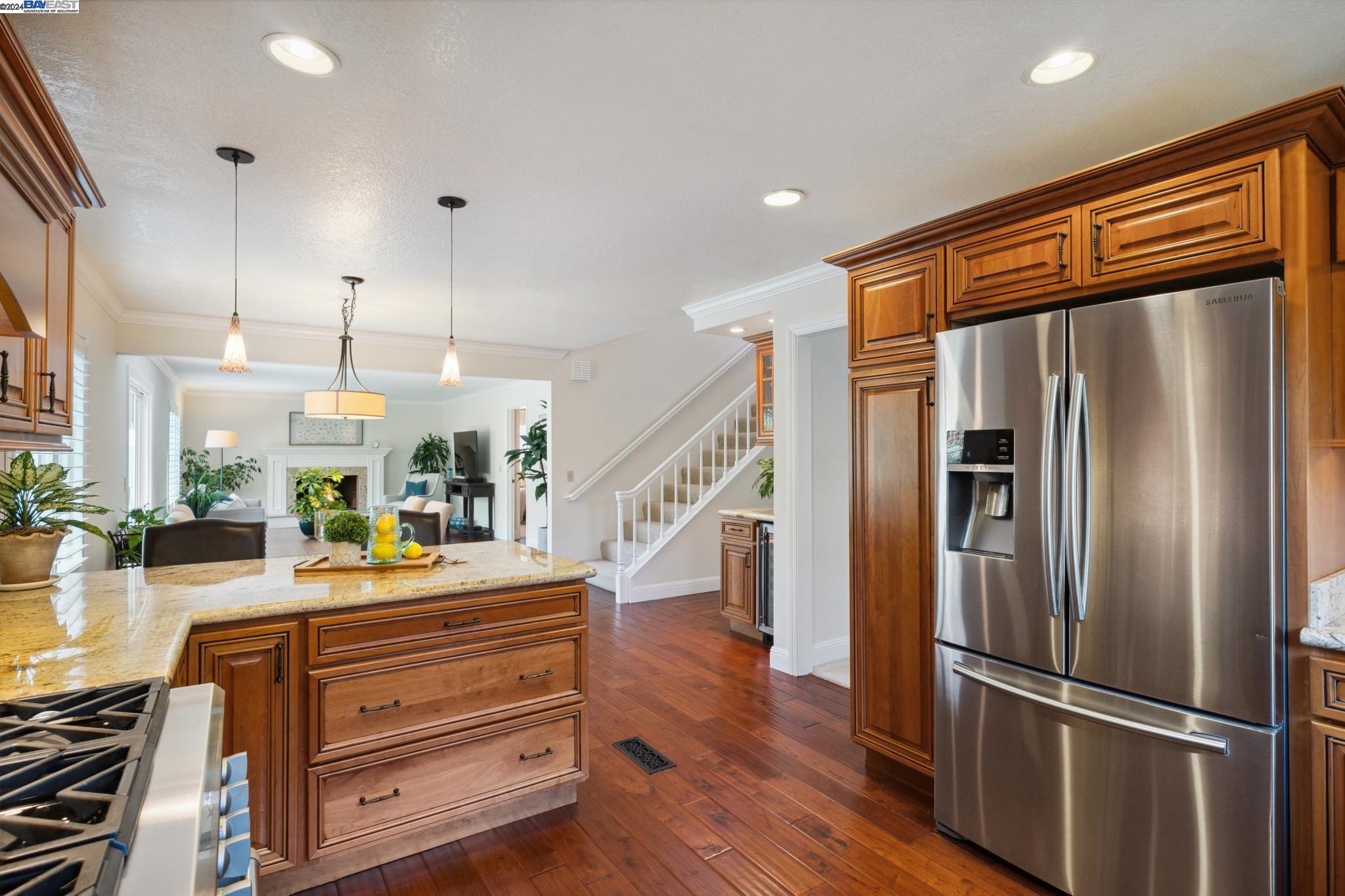 8422 Rhoda Ave