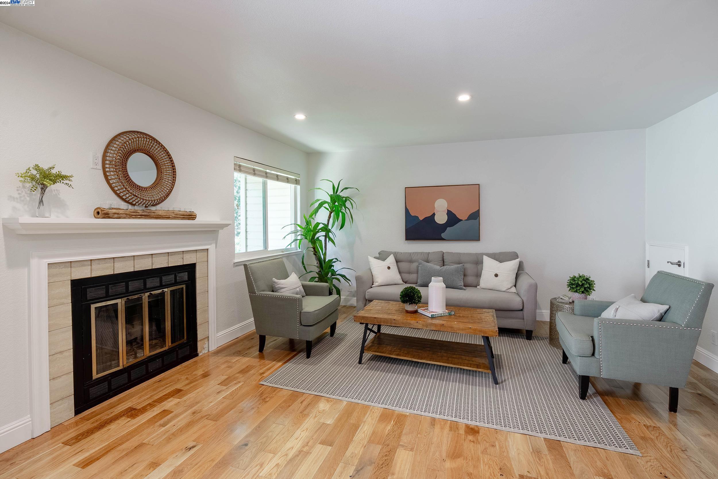 1724 Calais Ct