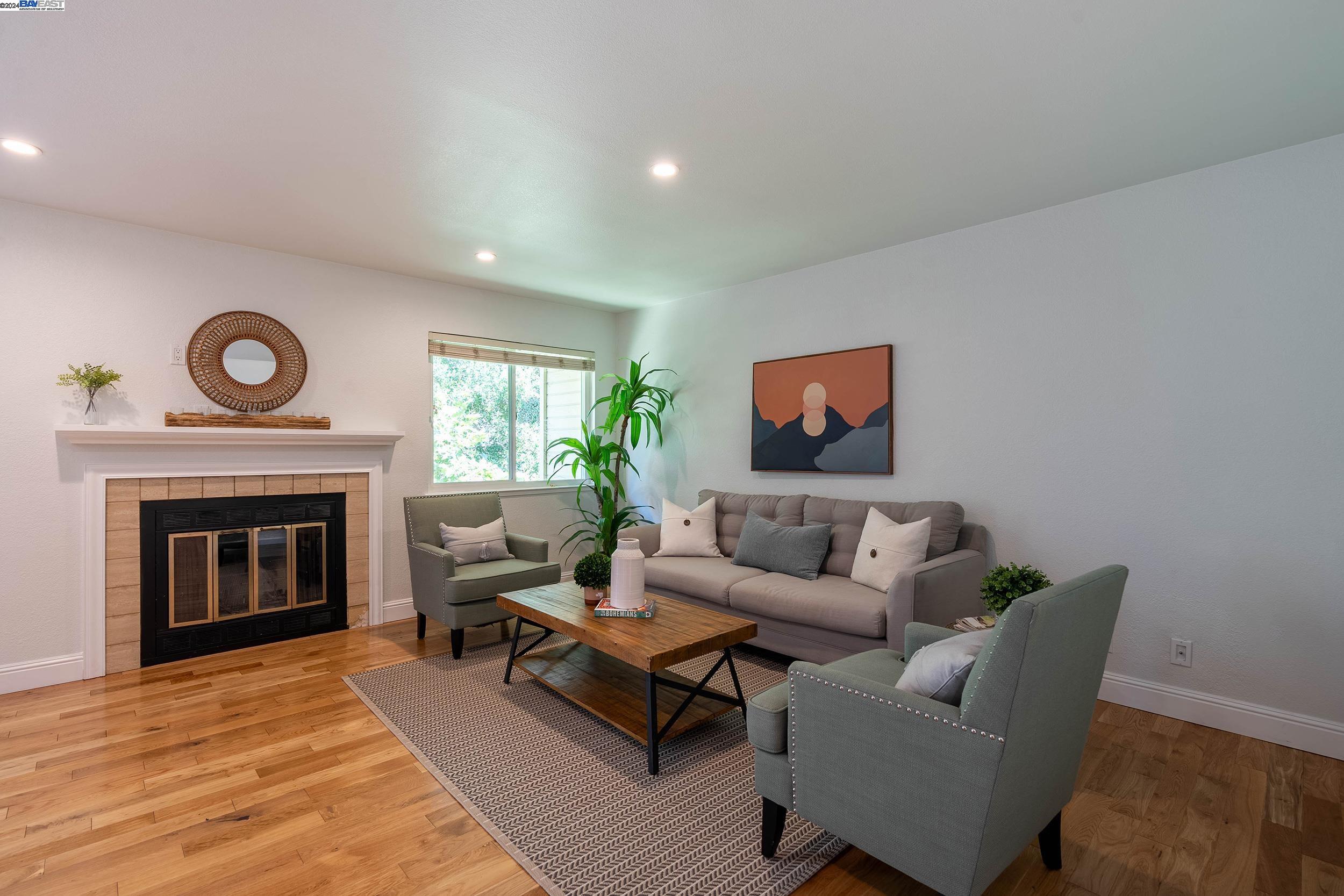 1724 Calais Ct