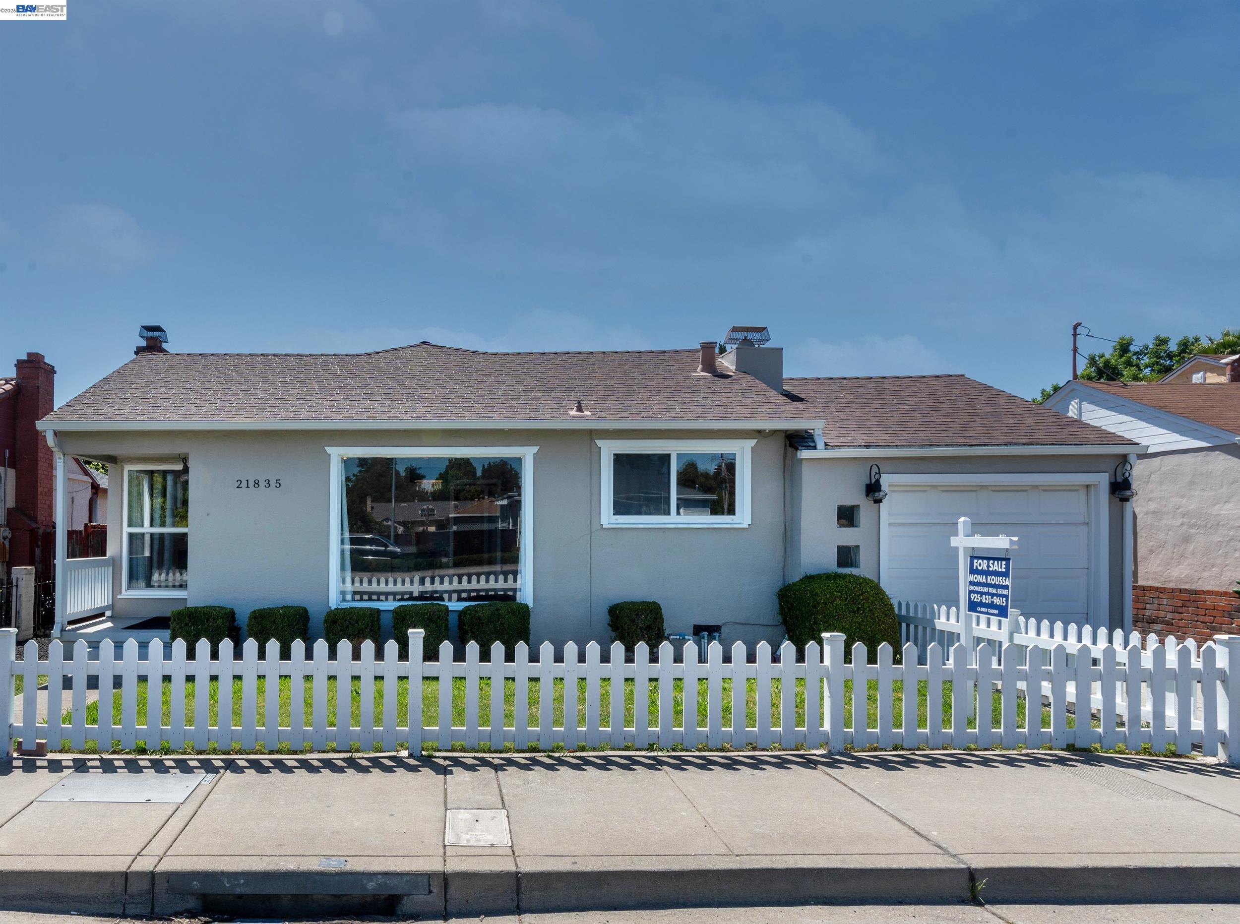 21835 Redwood Rd