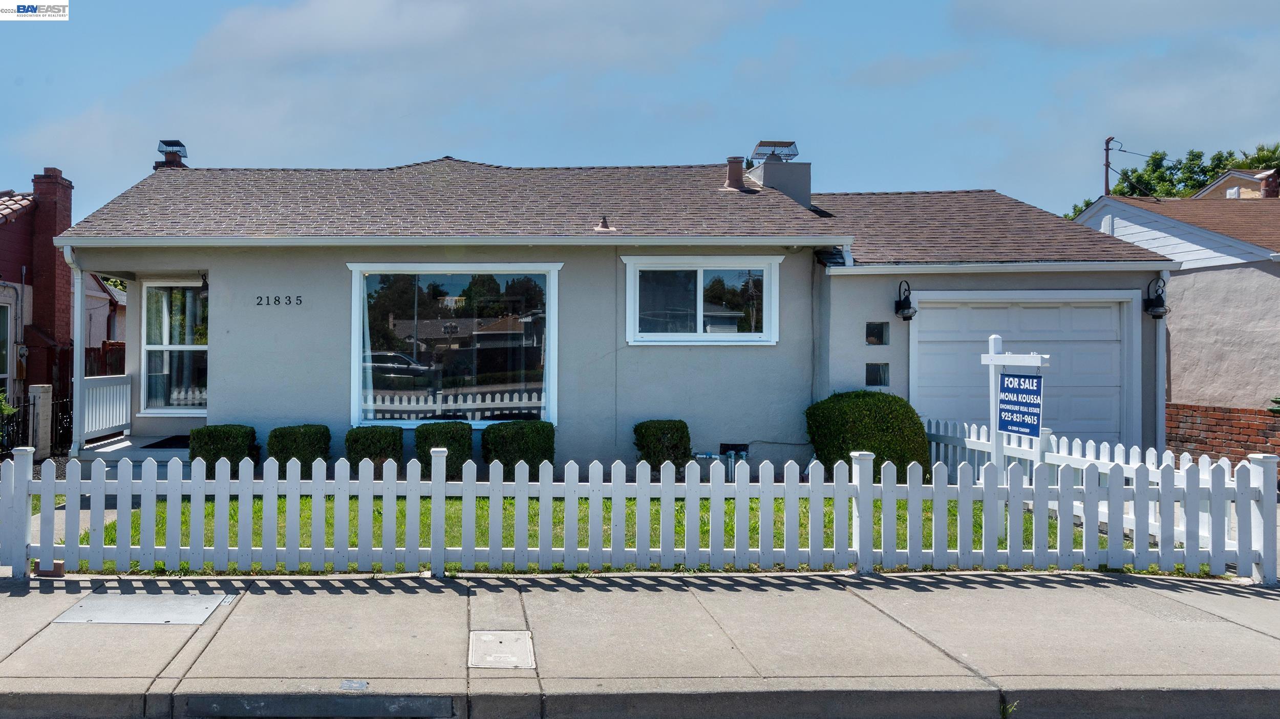 21835 Redwood Rd