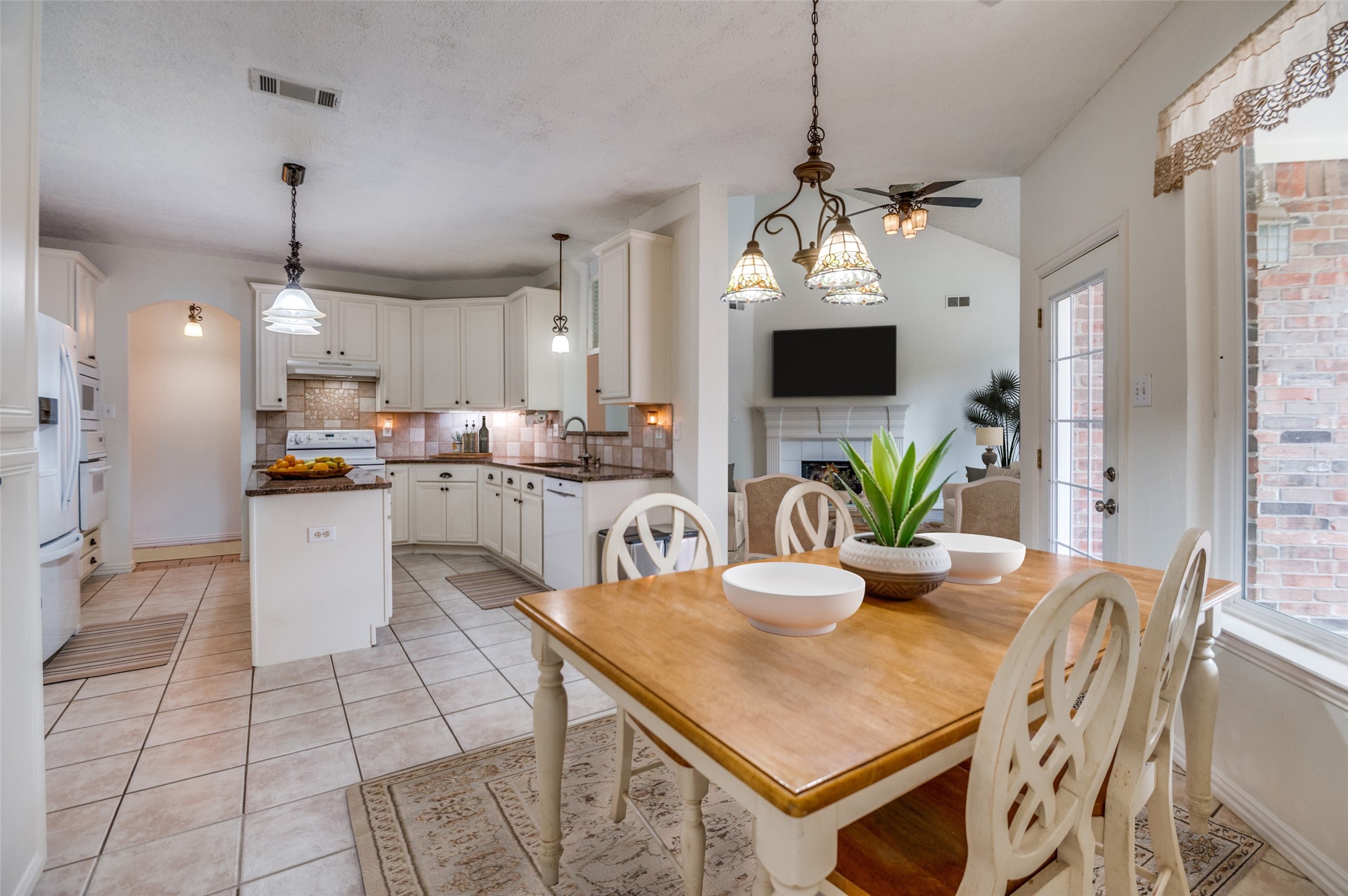 1200 Rosewood Trail