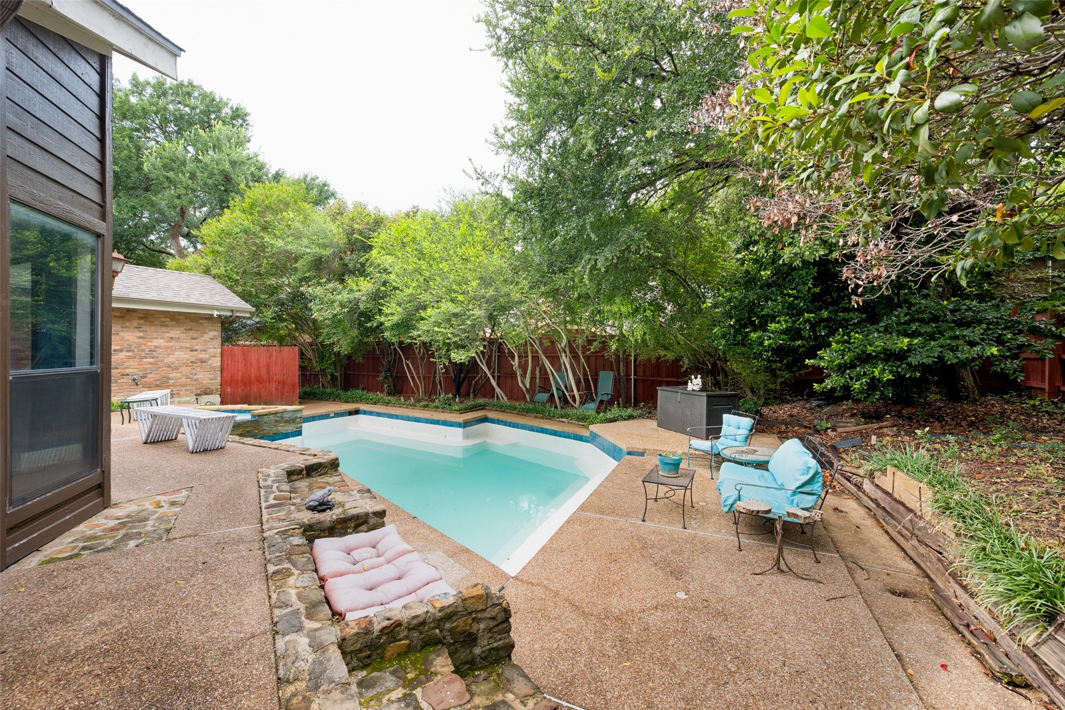 2512 Winding Hollow Lane