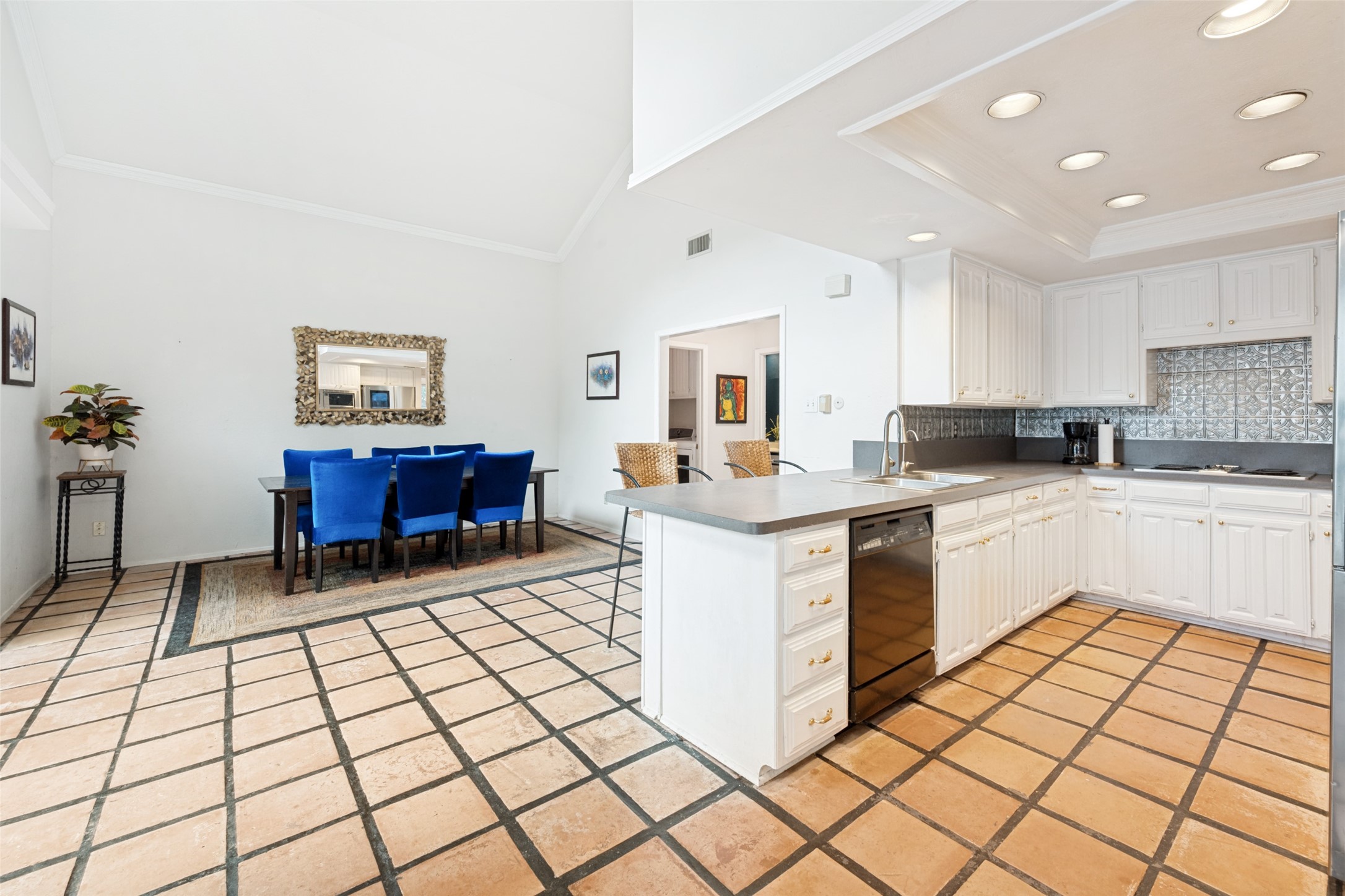 2512 Winding Hollow Lane