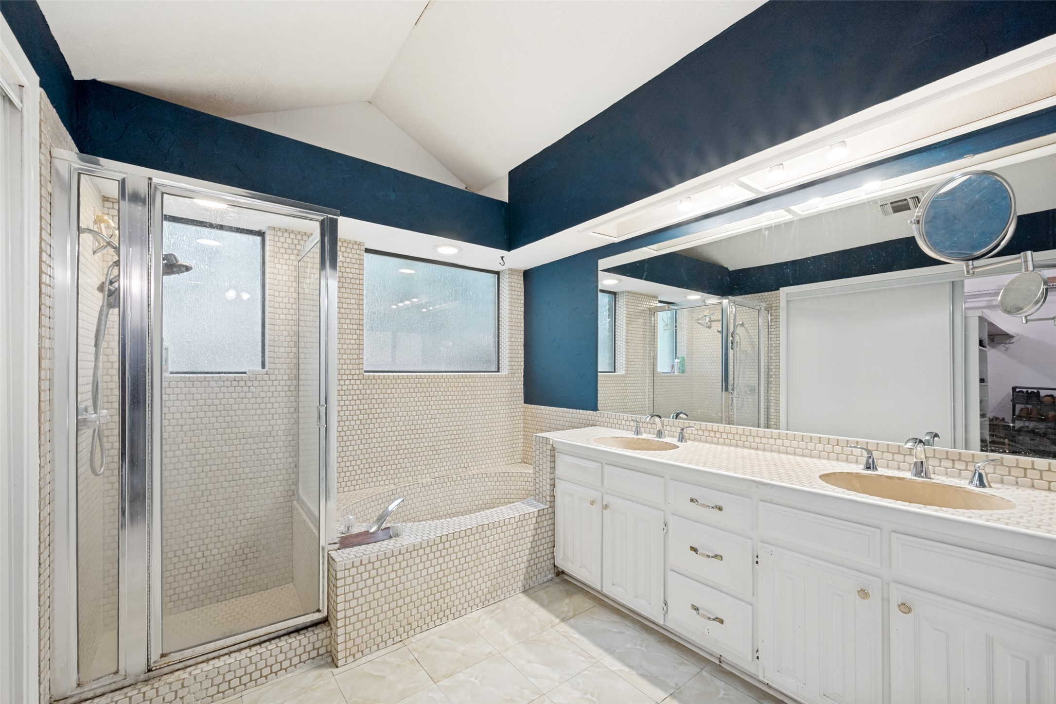 2512 Winding Hollow Lane