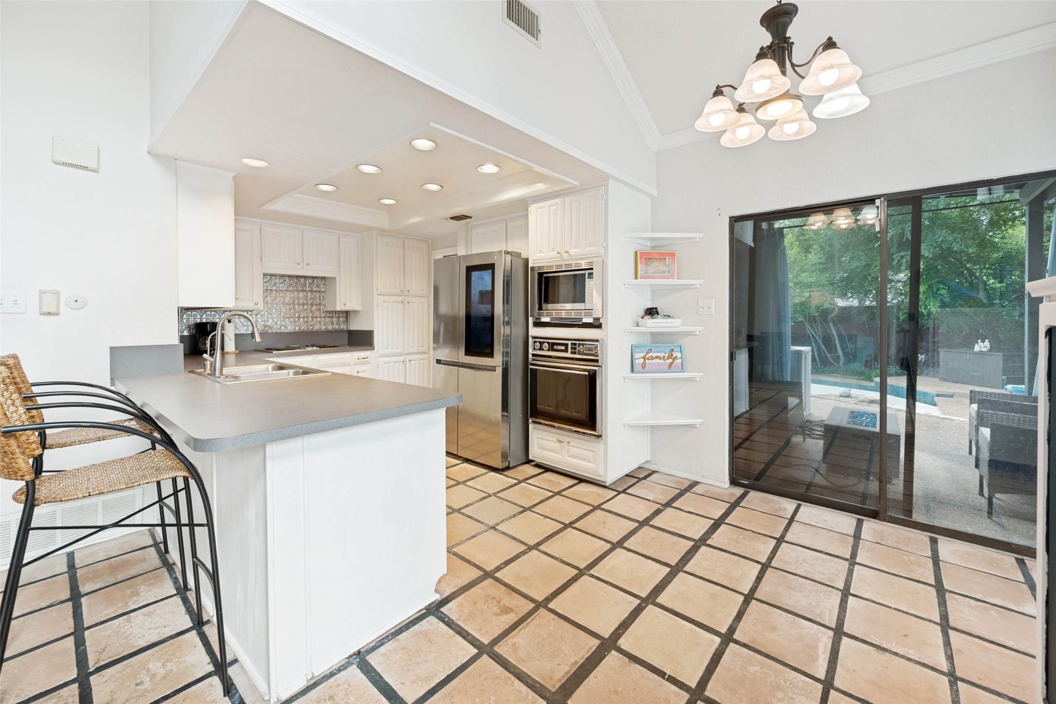 2512 Winding Hollow Lane