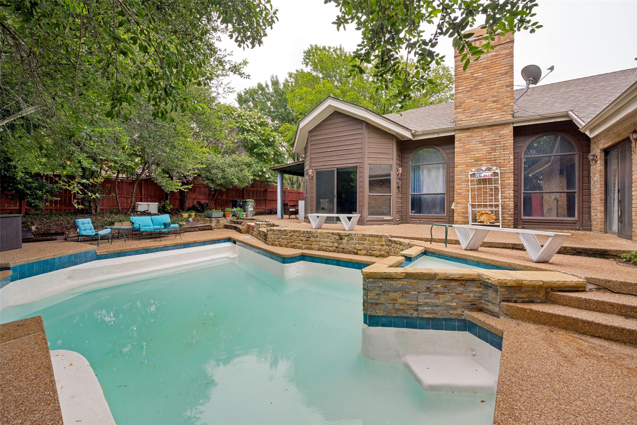 2512 Winding Hollow Lane