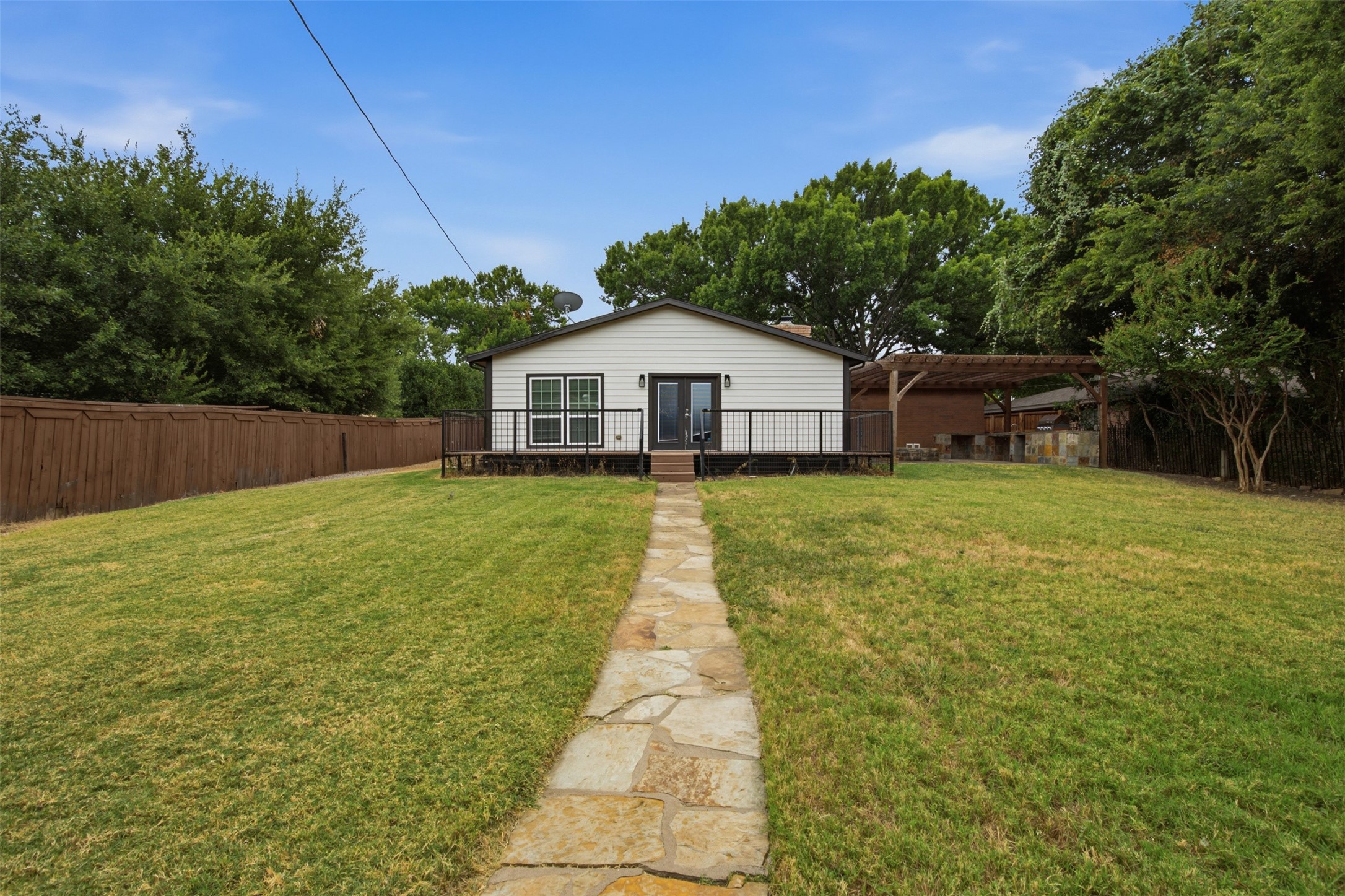 917 E Worth Street