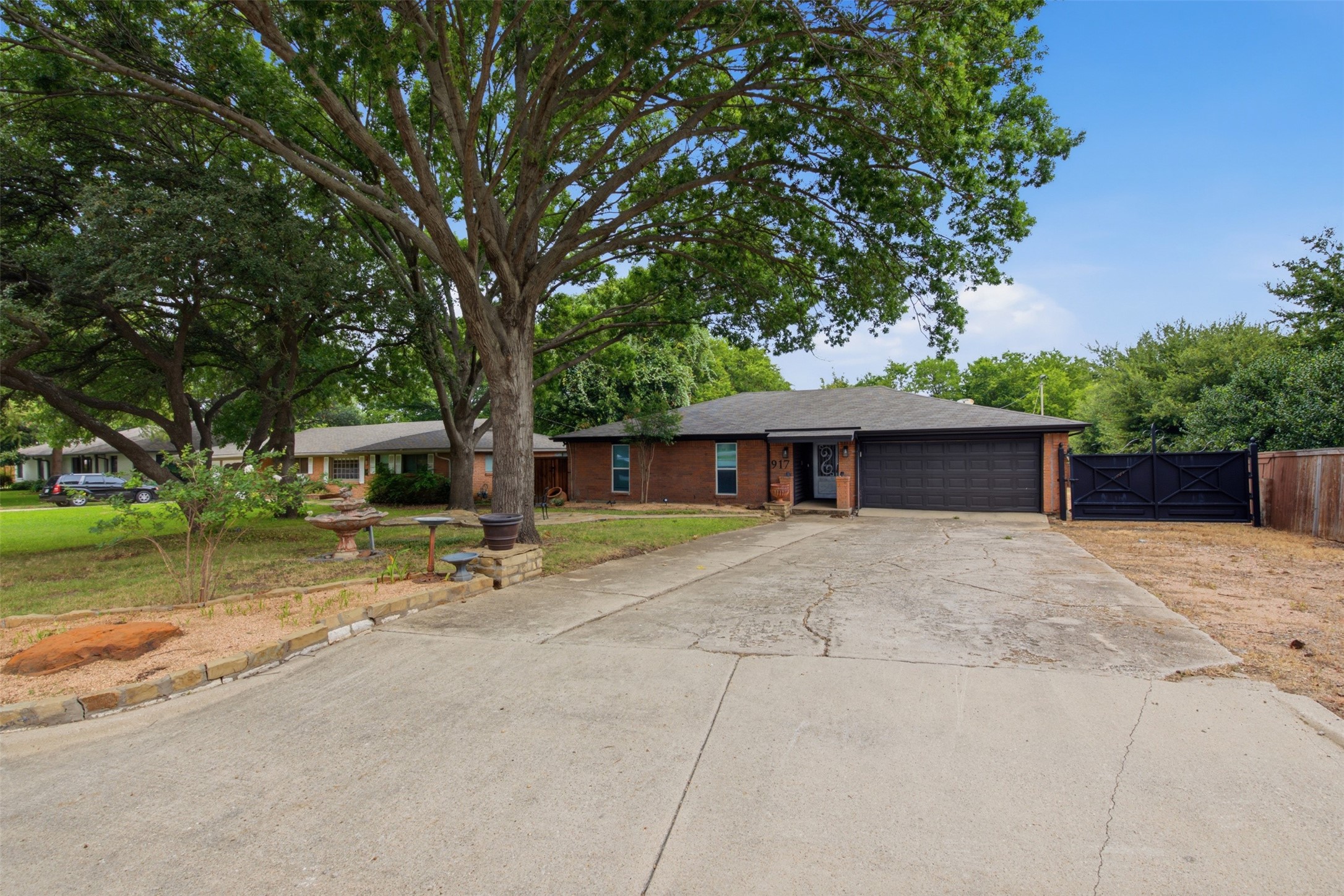 917 E Worth Street
