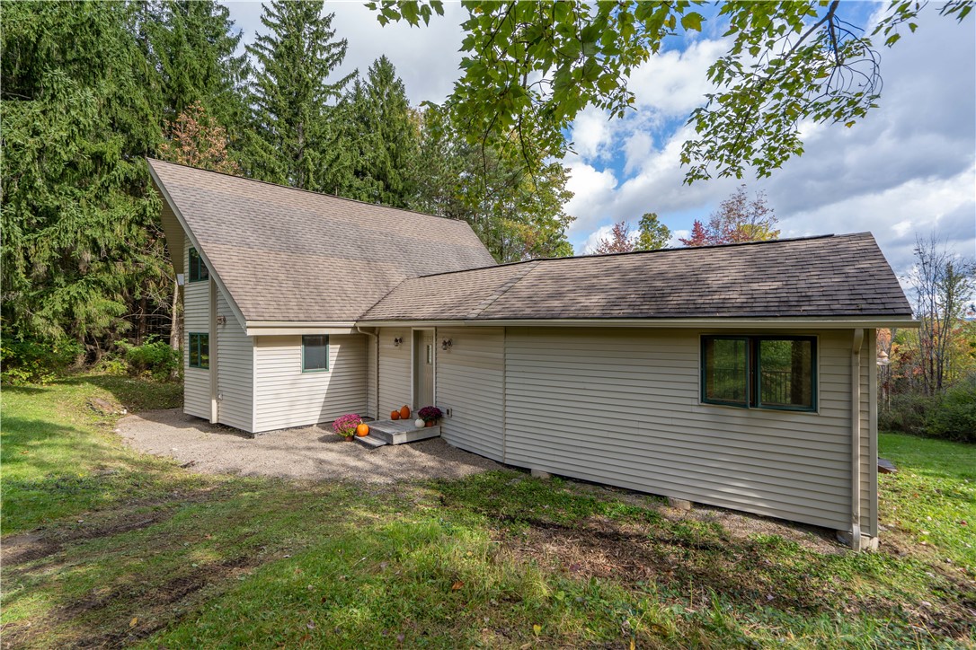 5993 Lawrence Hill Road