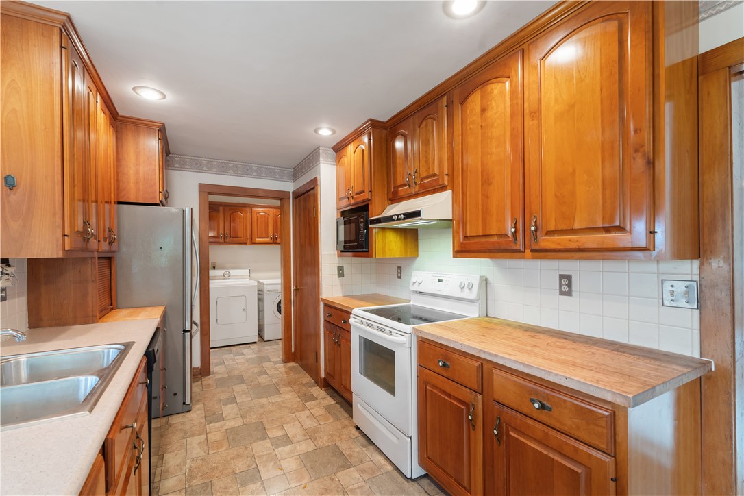 9692 Highland Avenue