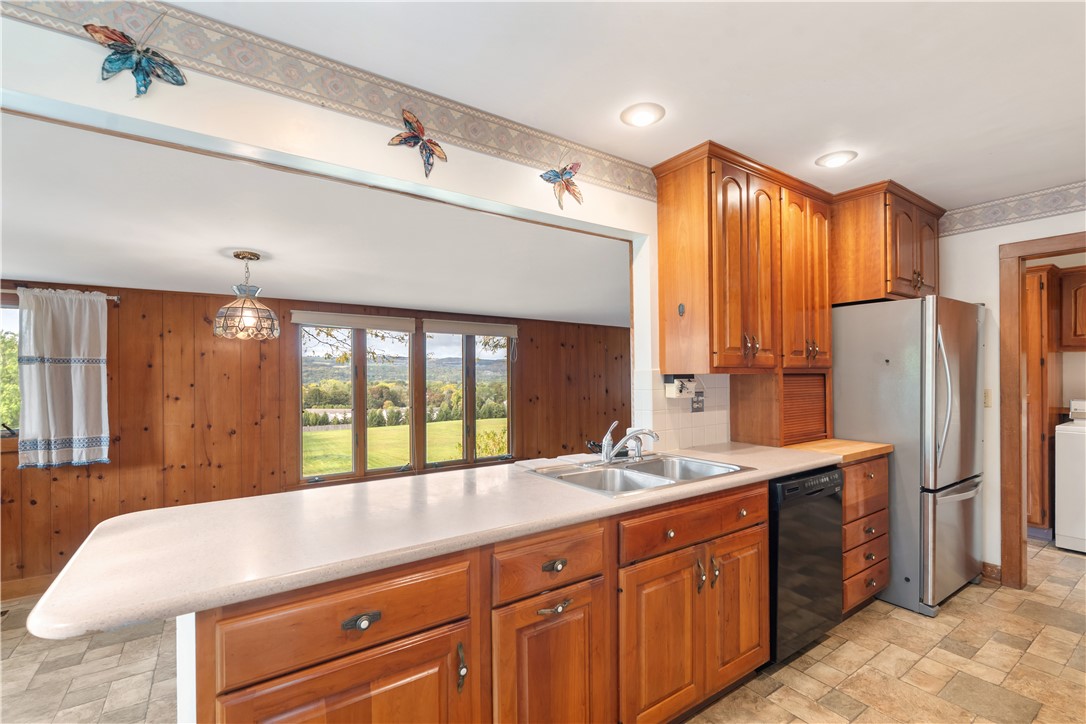 9692 Highland Avenue