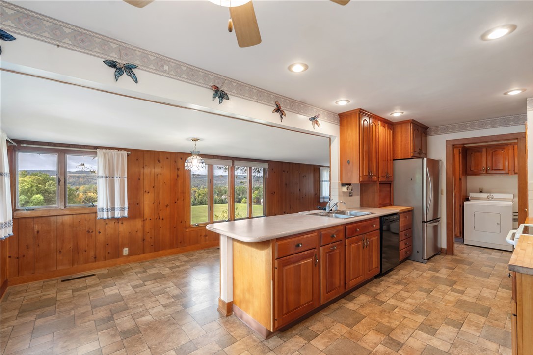 9692 Highland Avenue