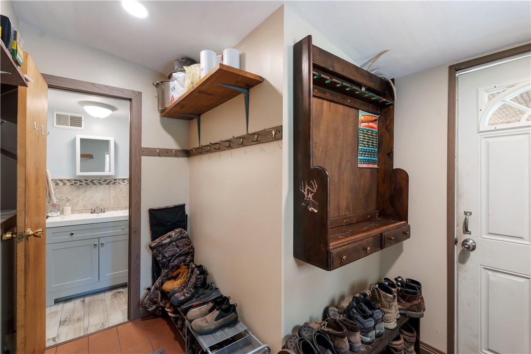 9052 County Road 15b