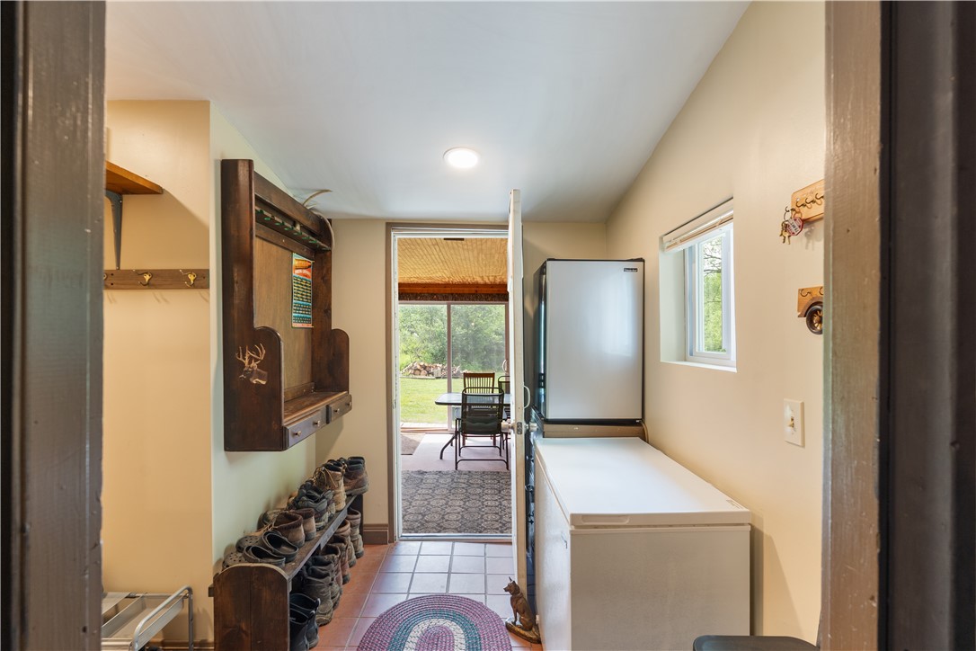 9052 County Road 15b
