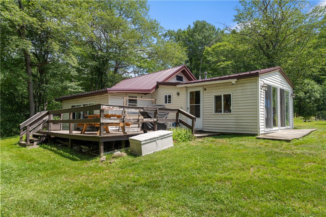 9052 County Road 15b