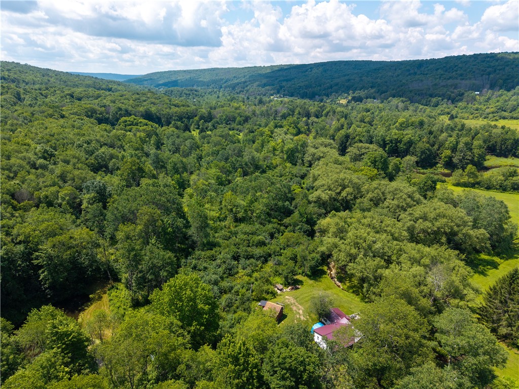 9052 County Road 15b