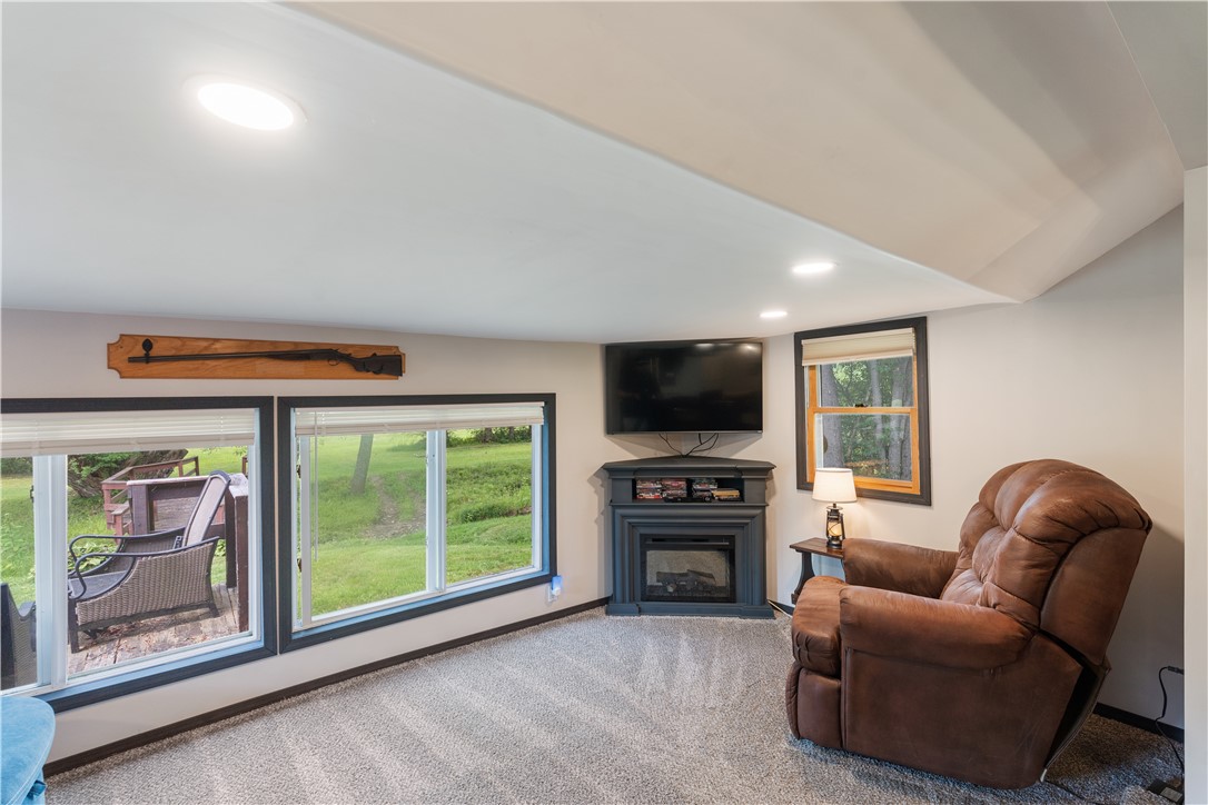 9052 County Road 15b