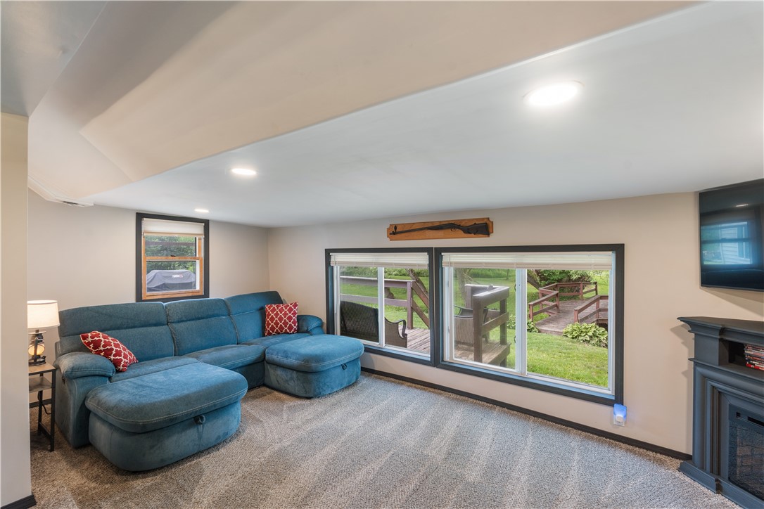 9052 County Road 15b