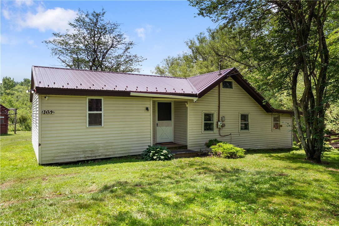 9052 County Road 15b