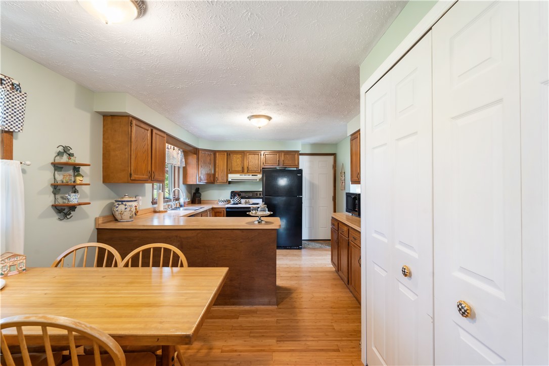 1261 Middle Road