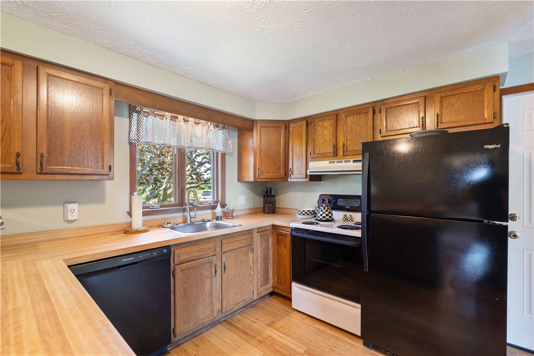 1261 Middle Road