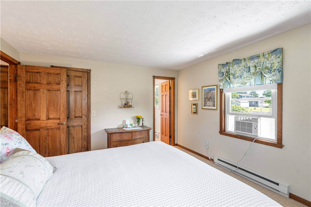 1261 Middle Road