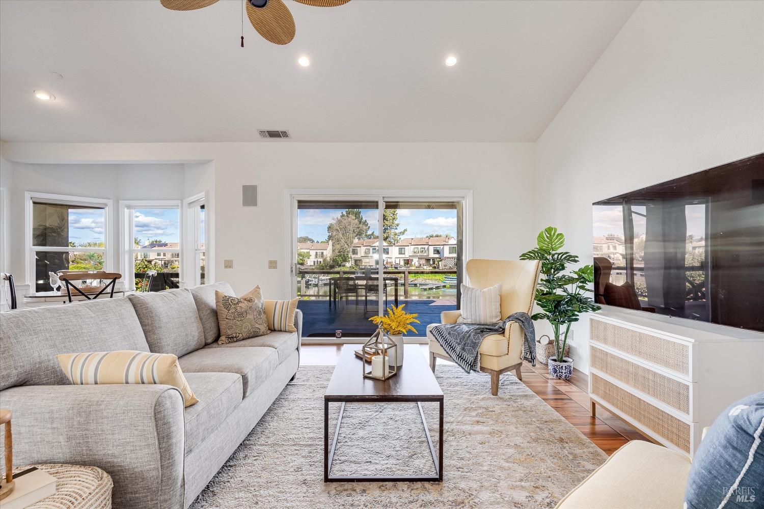 1190 River Park Blvd