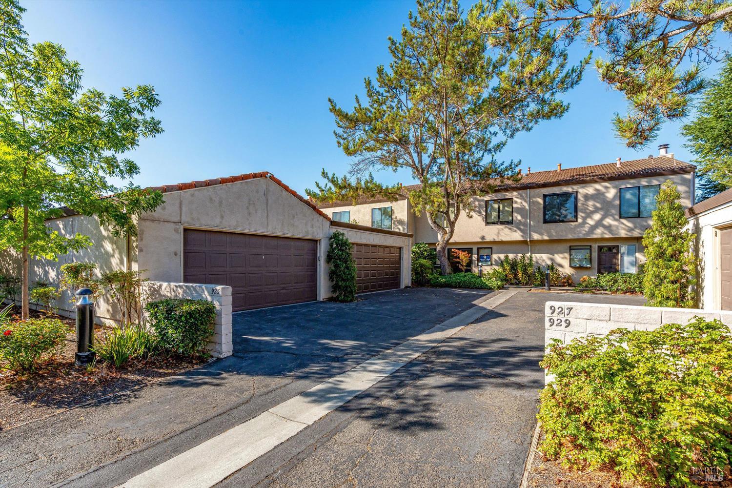 925 Marina Dr