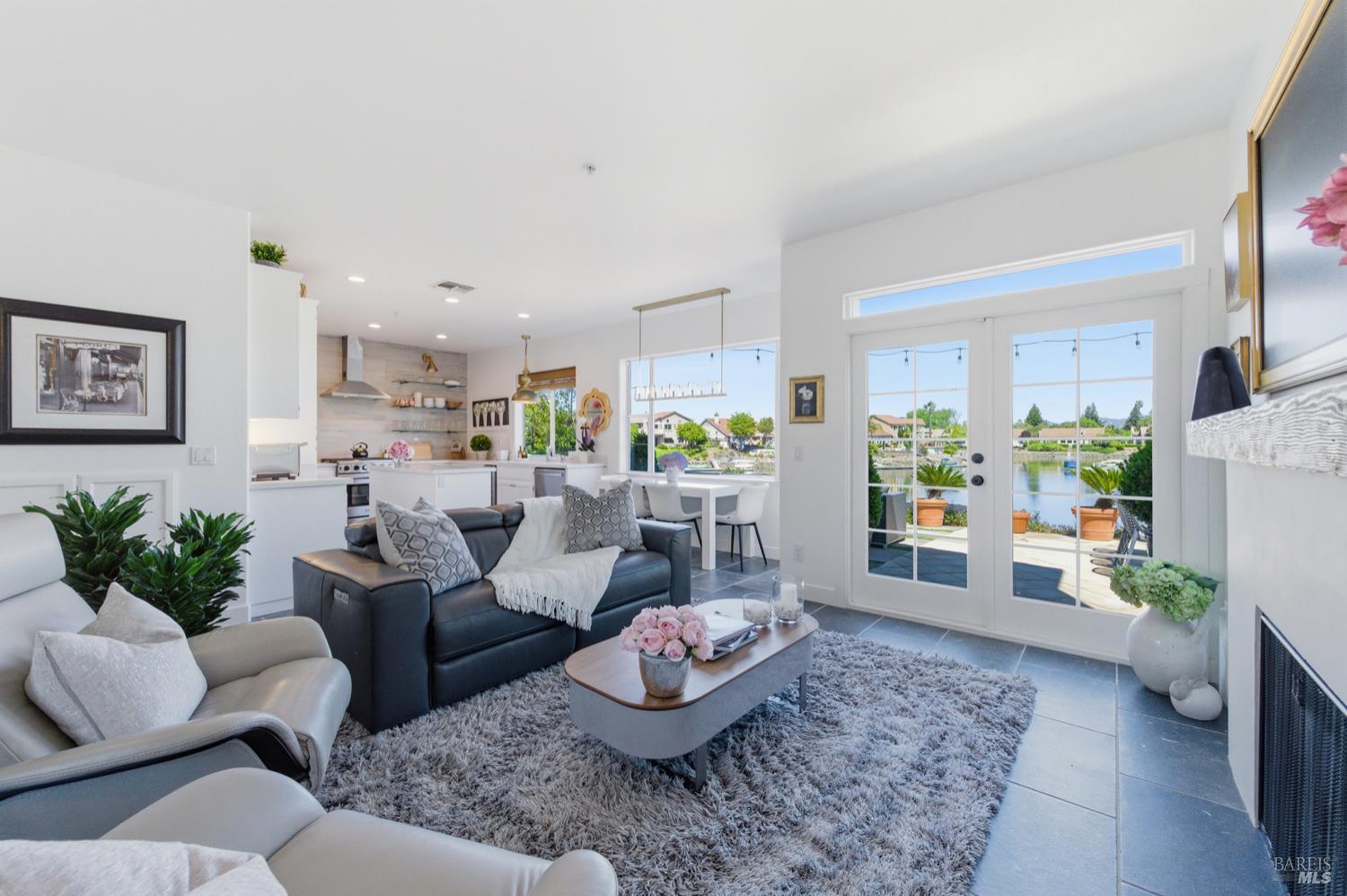 66 S Newport Drive
