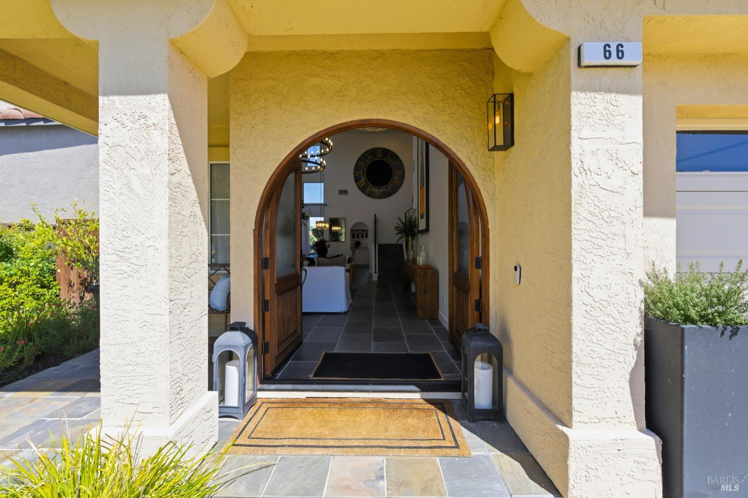 66 S Newport Drive