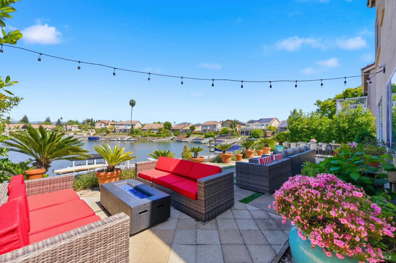 66 S Newport Drive